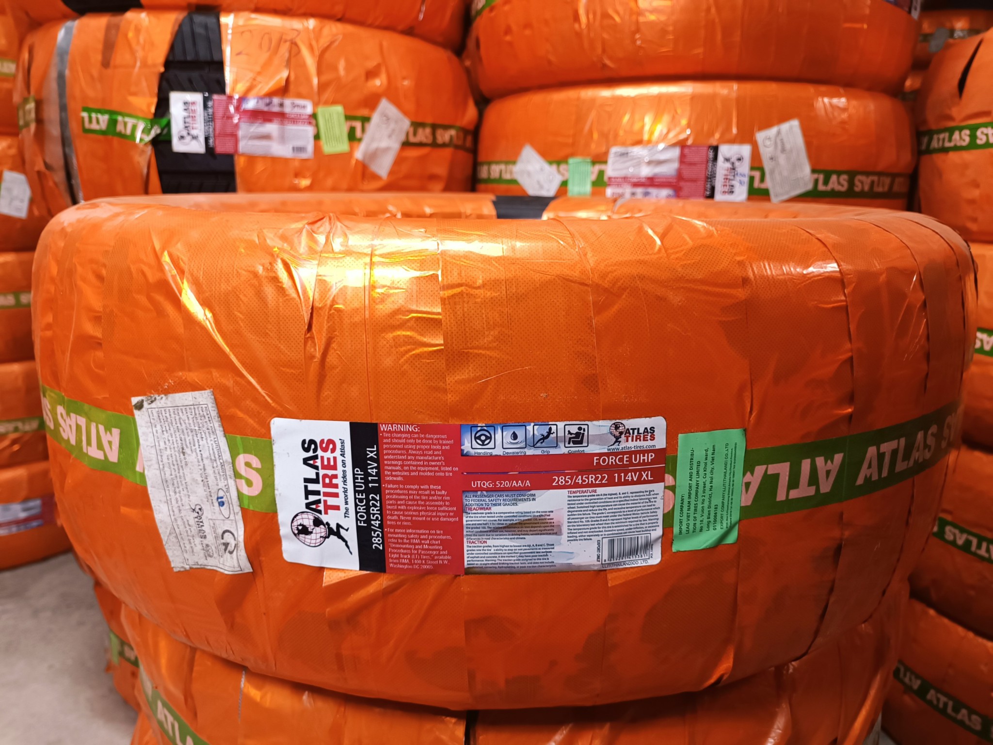 Lốp 285/45R22 FORCE UHP 114V