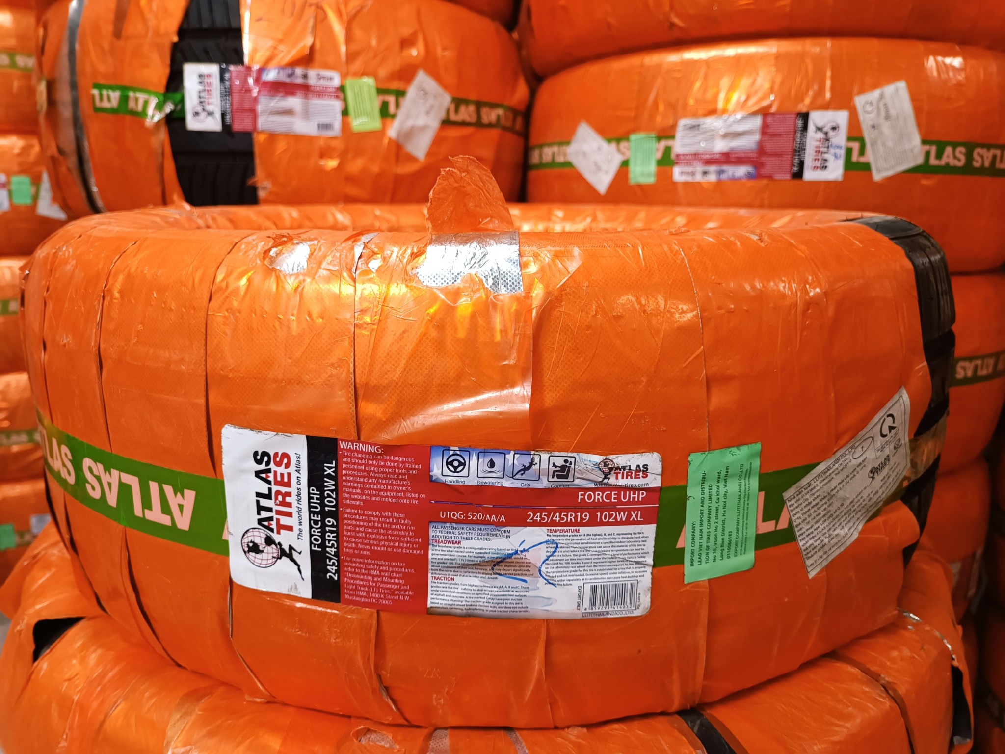 Lốp 245/45R19 FORCE UHP 102W AT PCI VCM