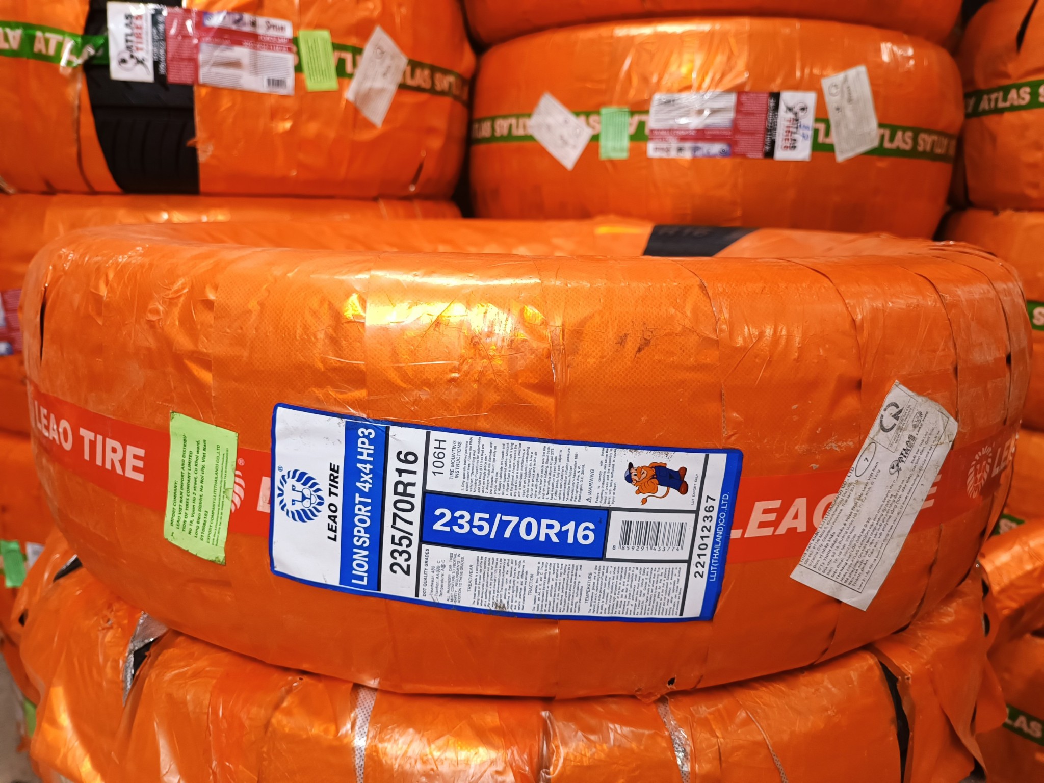 Lốp 235/70R16 LION SPORT 4*4 HP 3 106H LA (HB) PCI