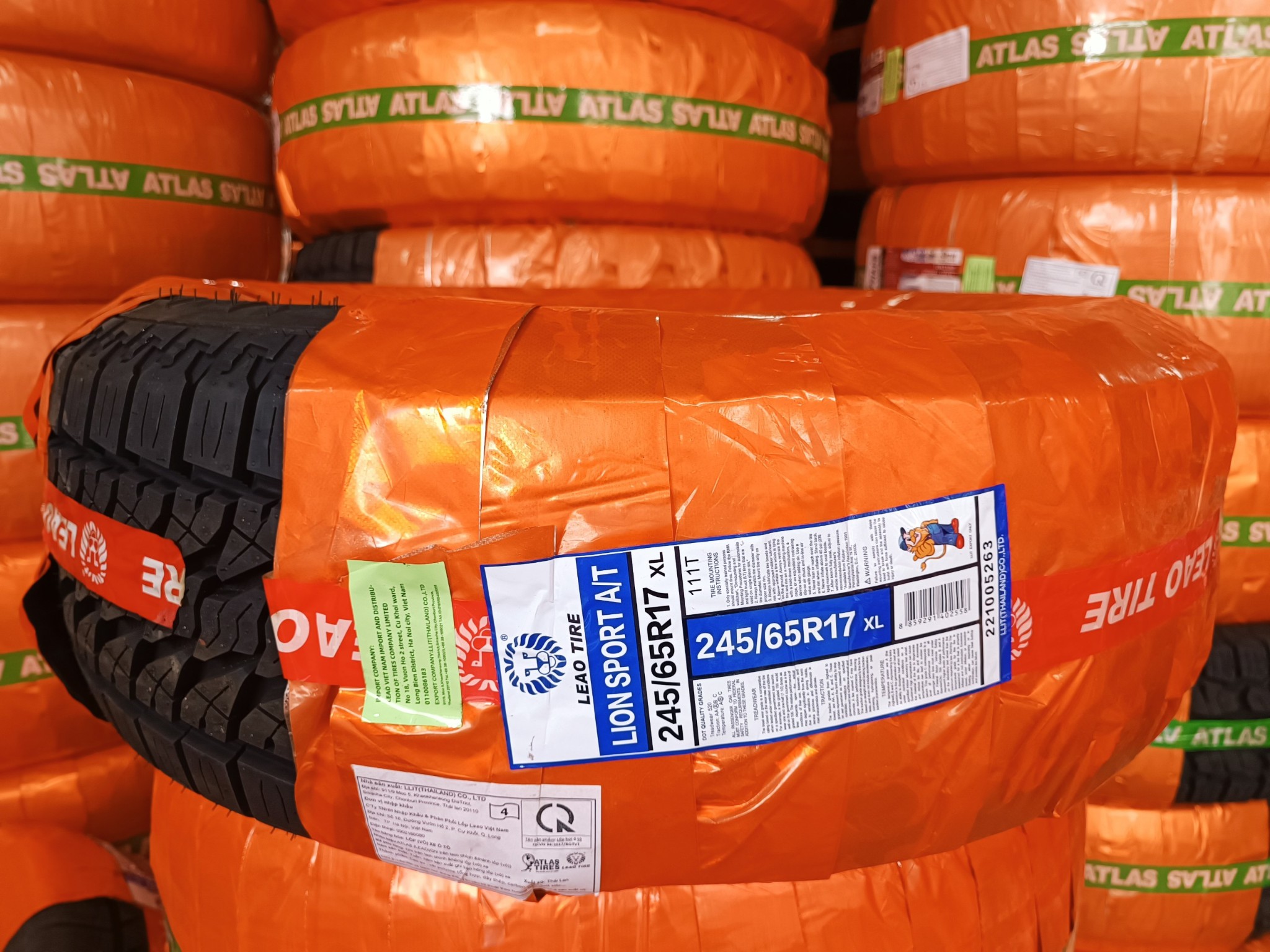 Lốp 245/65R17 LION SPORT A/T 111T LA