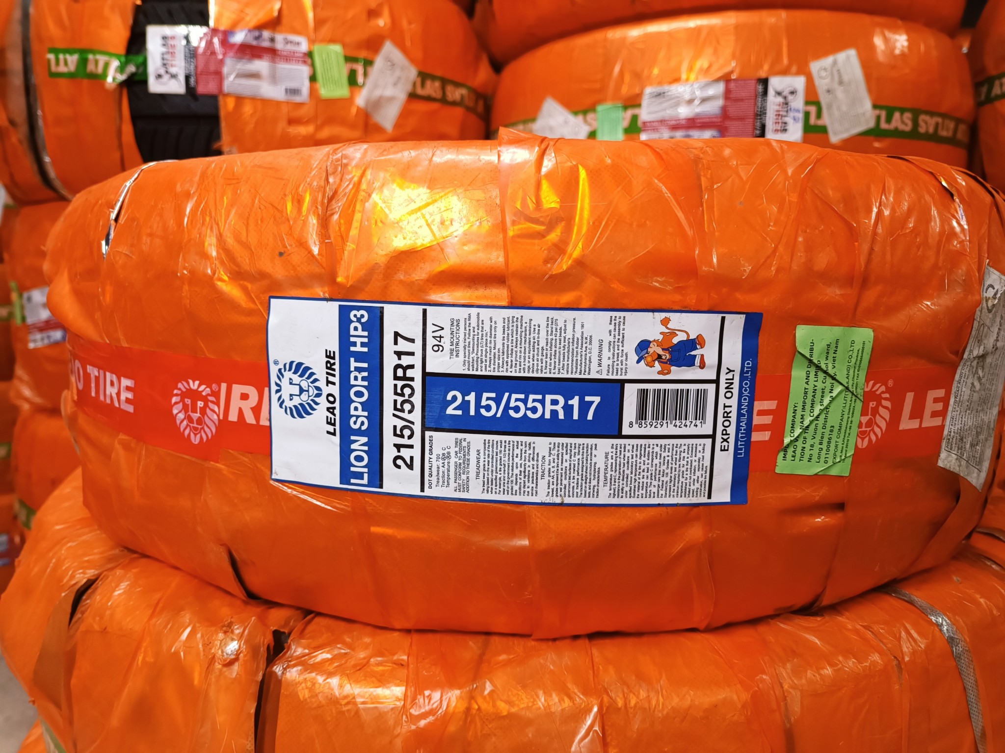 Lốp 215/55R17 LION SPORT HP3 94V LA (HB) PCI