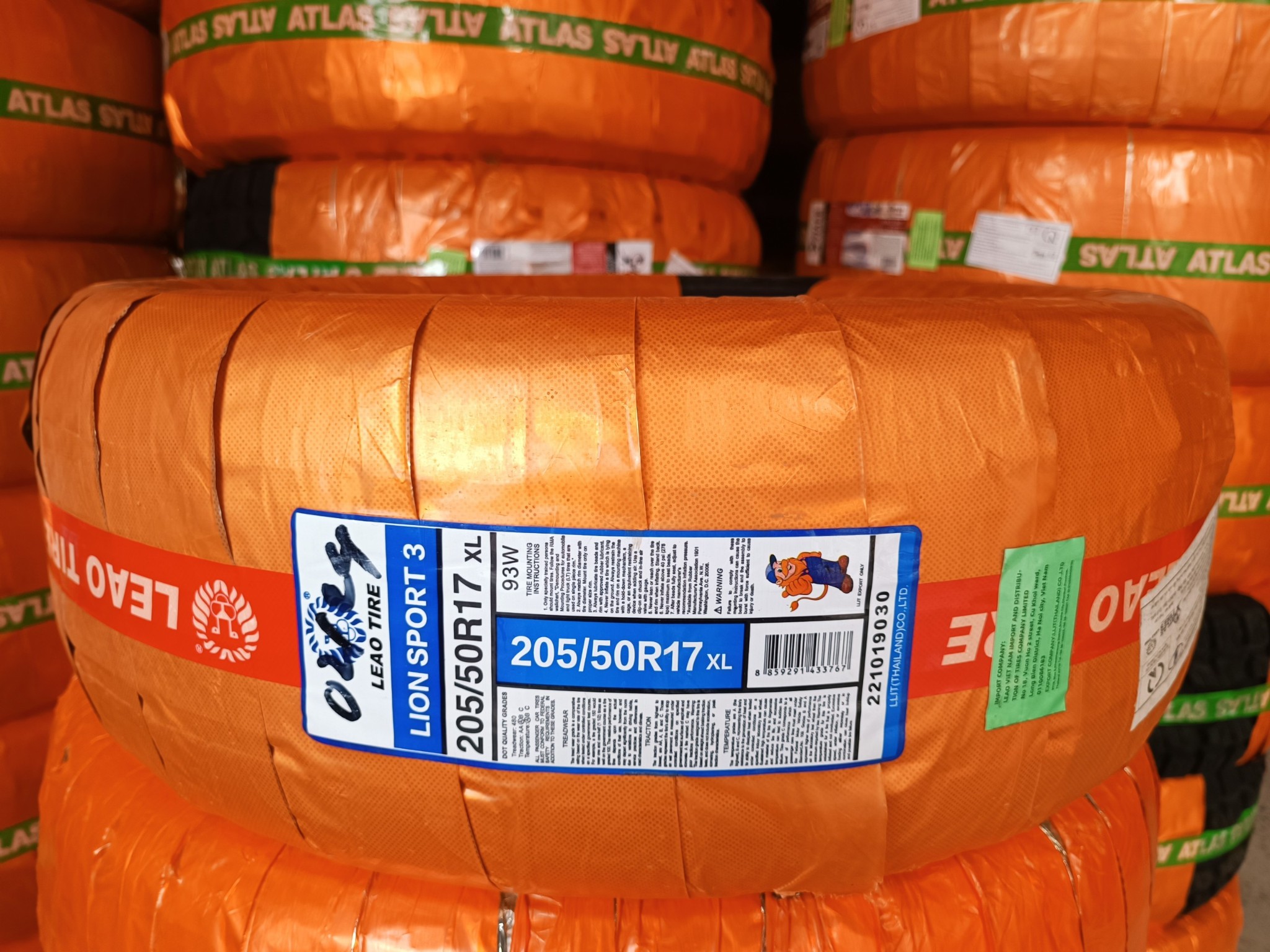 Lốp 235/50R18 LION SPORT3 101W LA