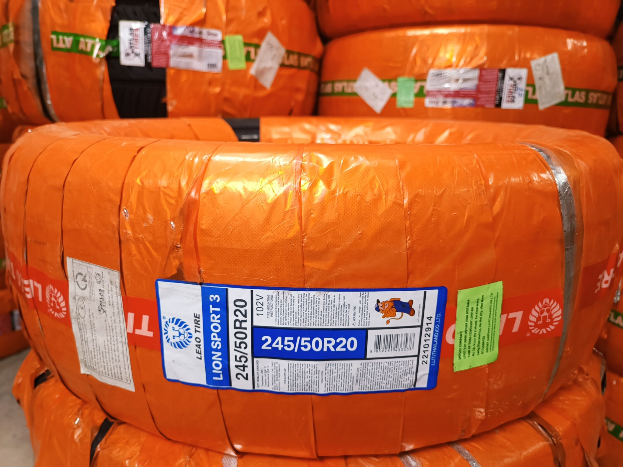 Lốp 245/50R20 LION SPORT 3 102V LA