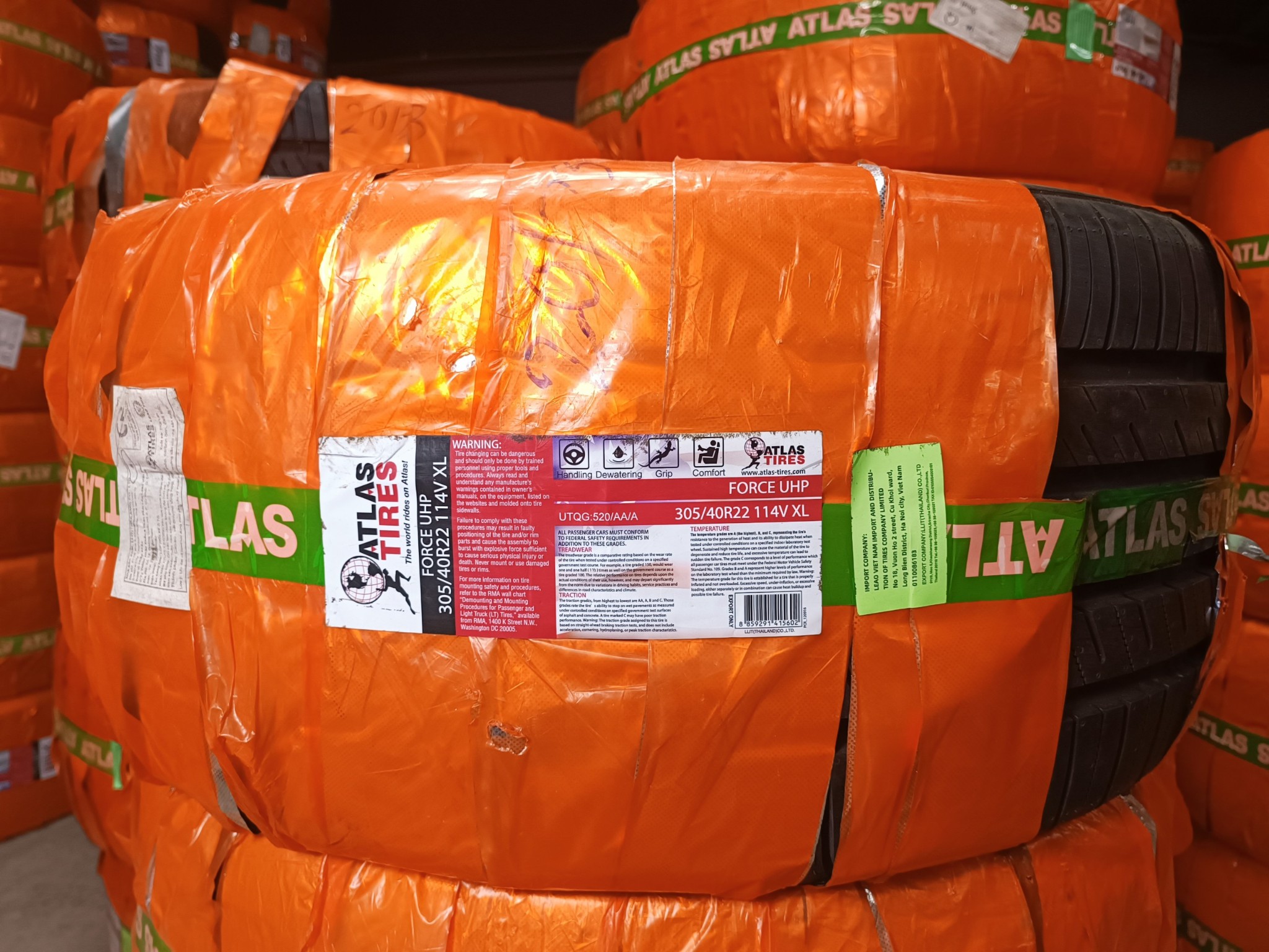 Lốp 305/40R22 FORCE UHP 114V XL AT VCM