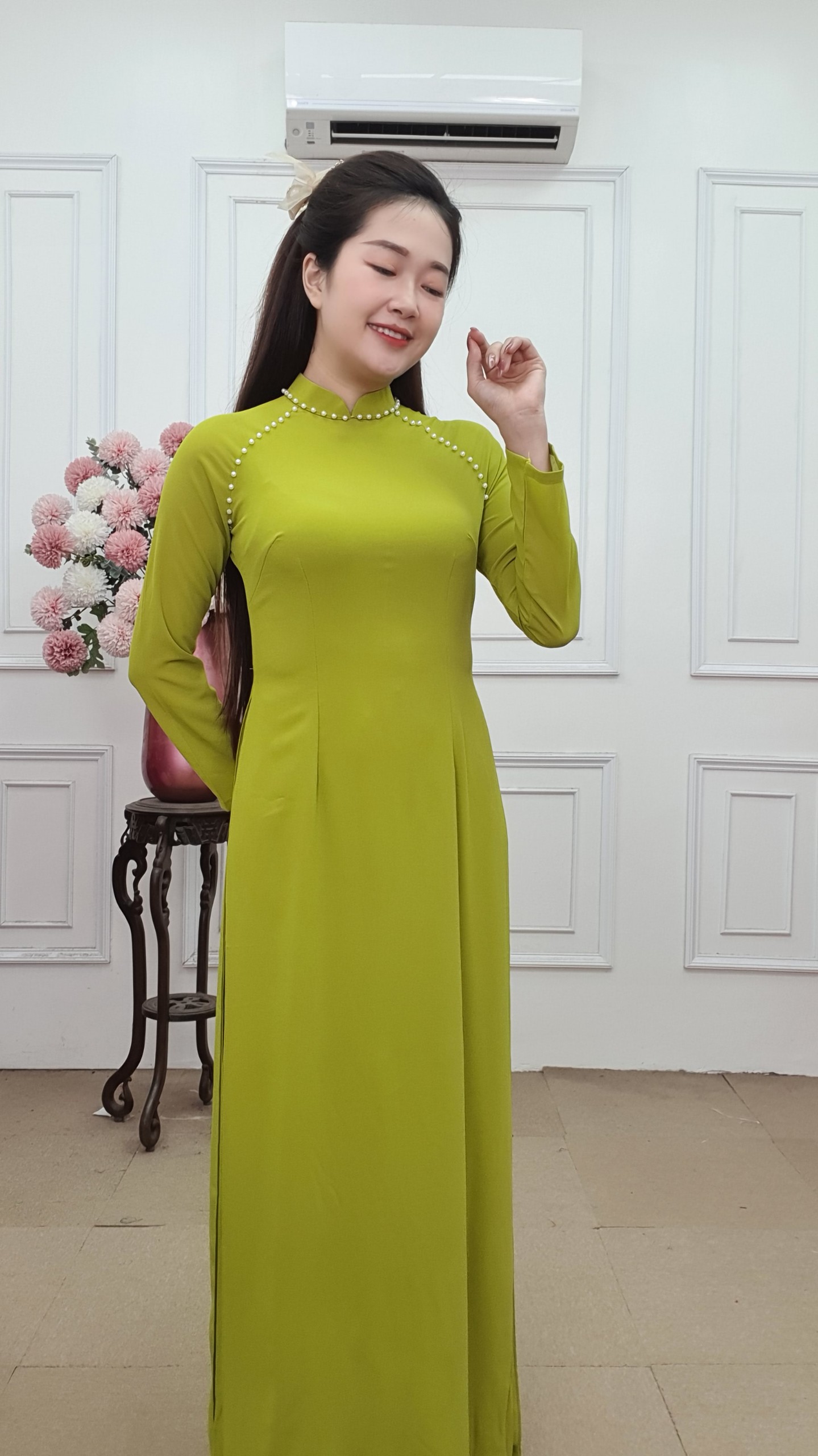 A2673 bộ áo dài truyền thống chiffon bốn tà cốm rêu (áo + quần)_thumbnail_2