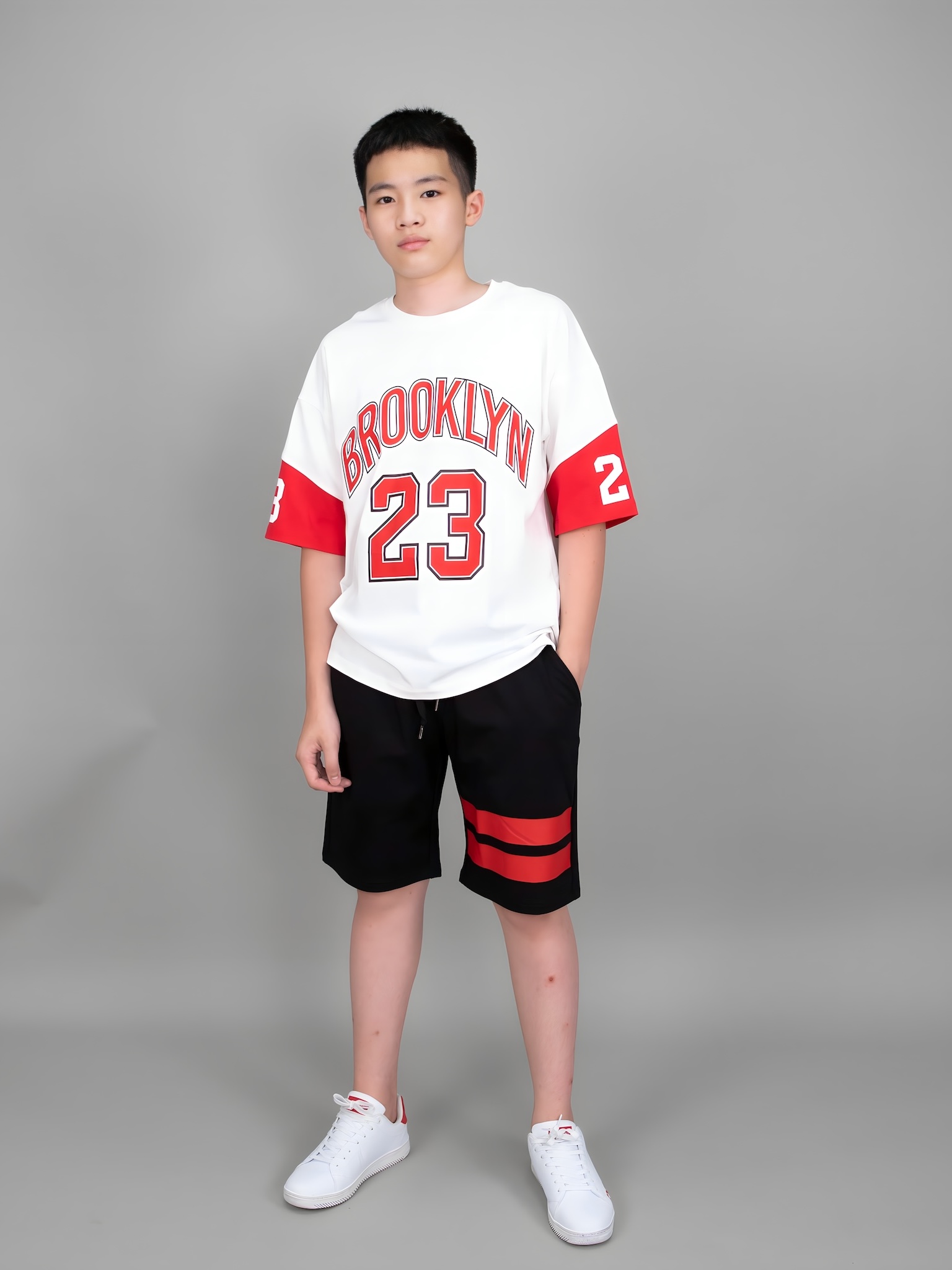 Áo phông dáng rộng trắng phối tay phối đỏ_thumbnail_4