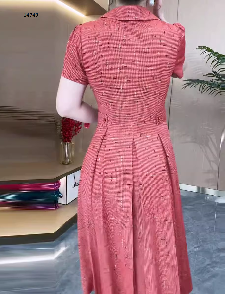 14749-Đầm xòe đỏ cổ  vest eo phối đai phụ kiện cách điệu ( voan lụa in)_thumbnail_2