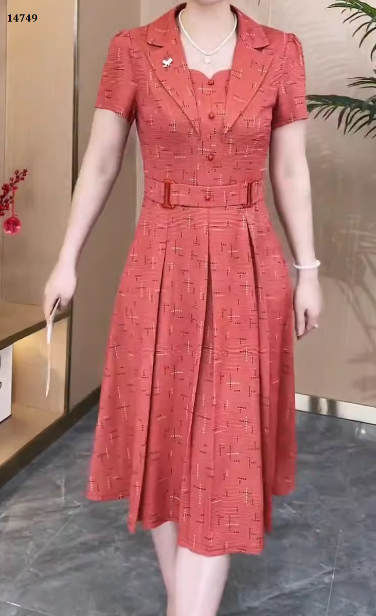 14749-Đầm xòe đỏ cổ  vest eo phối đai phụ kiện cách điệu ( voan lụa in)_thumbnail_0