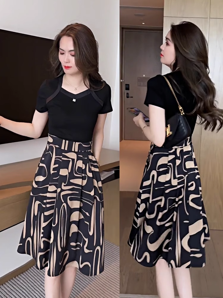 14795-Đầm xòe đen phối họa tiết chân váy (14795)_thumbnail_1