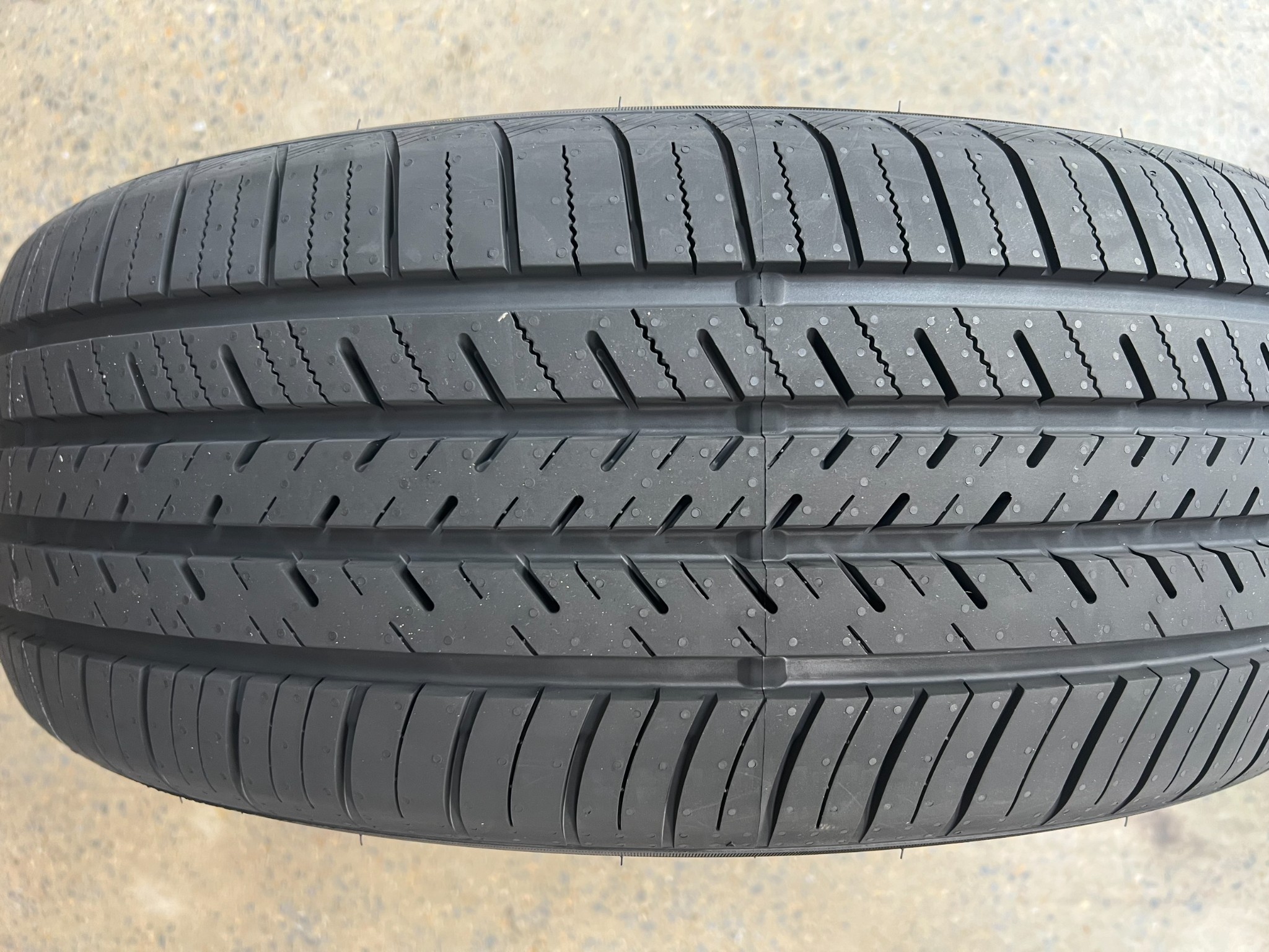 Lốp 235/55R20 FORCE UHP 102V AT(HB)ECE PCI P-Trial_thumbnail_2