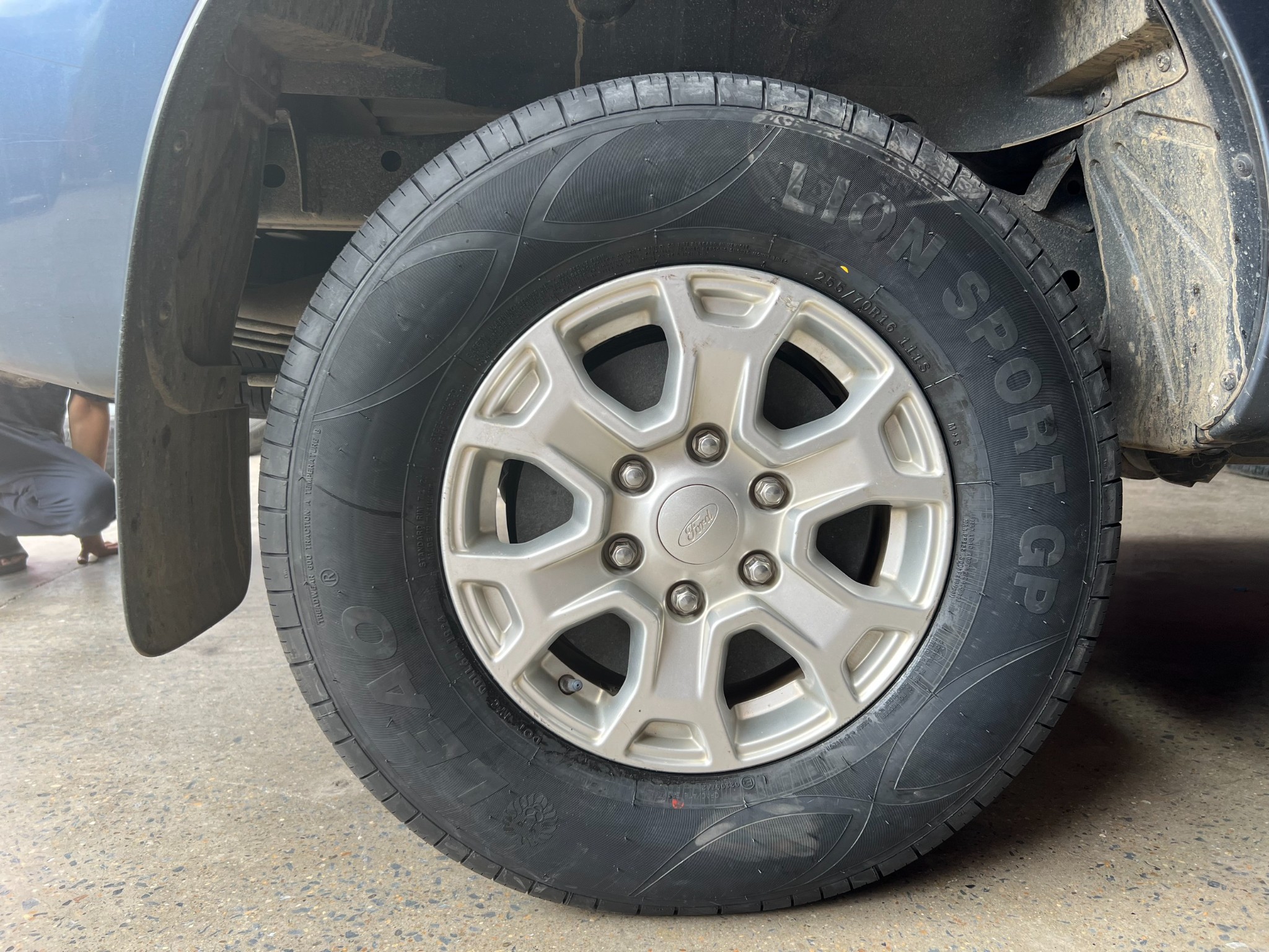 Lốp 255/70R16 LION SPORT GP 111S LA_thumbnail_8