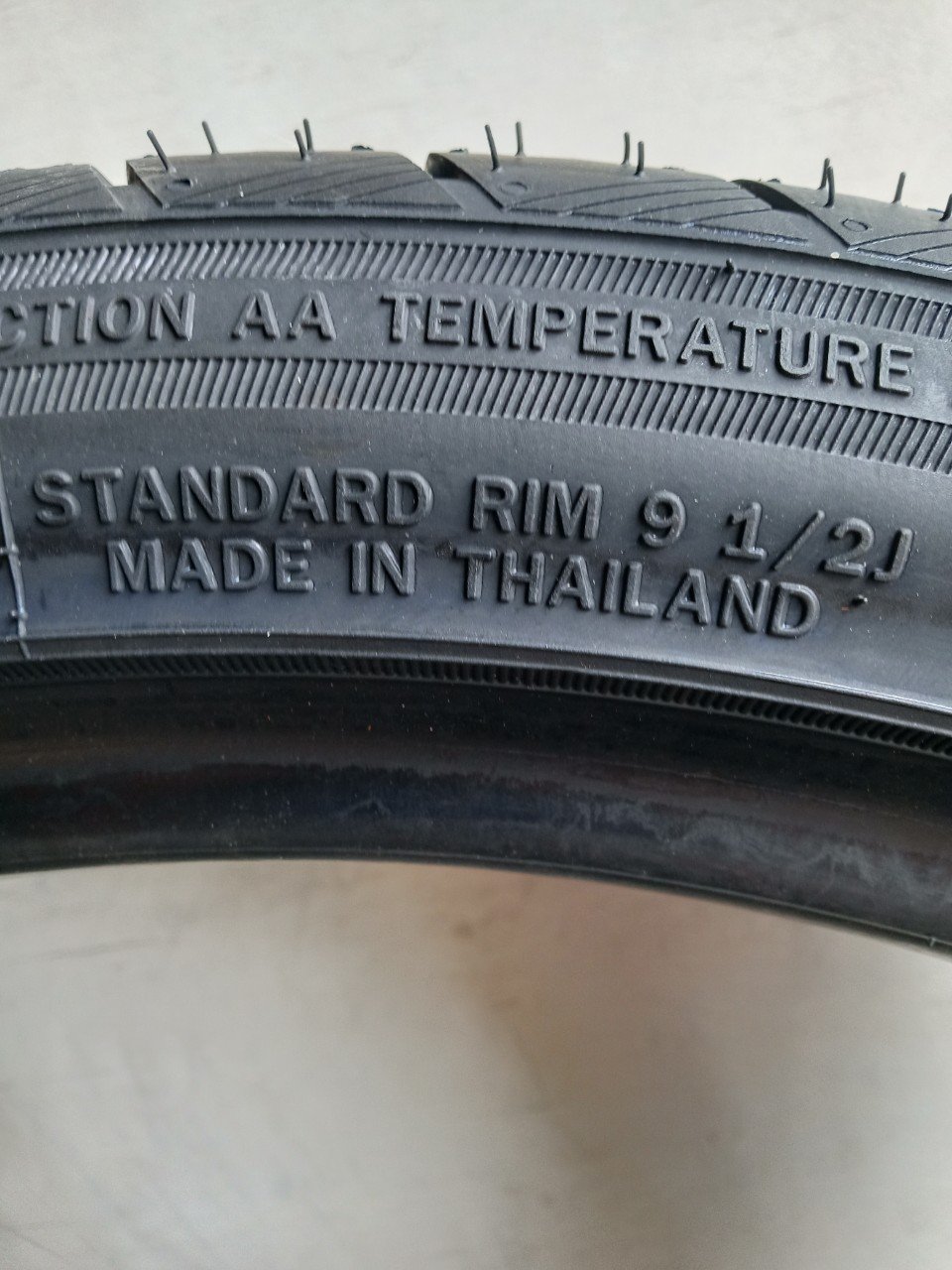 Lốp 275/35R21 FORCE UHP 99W AT_thumbnail_2