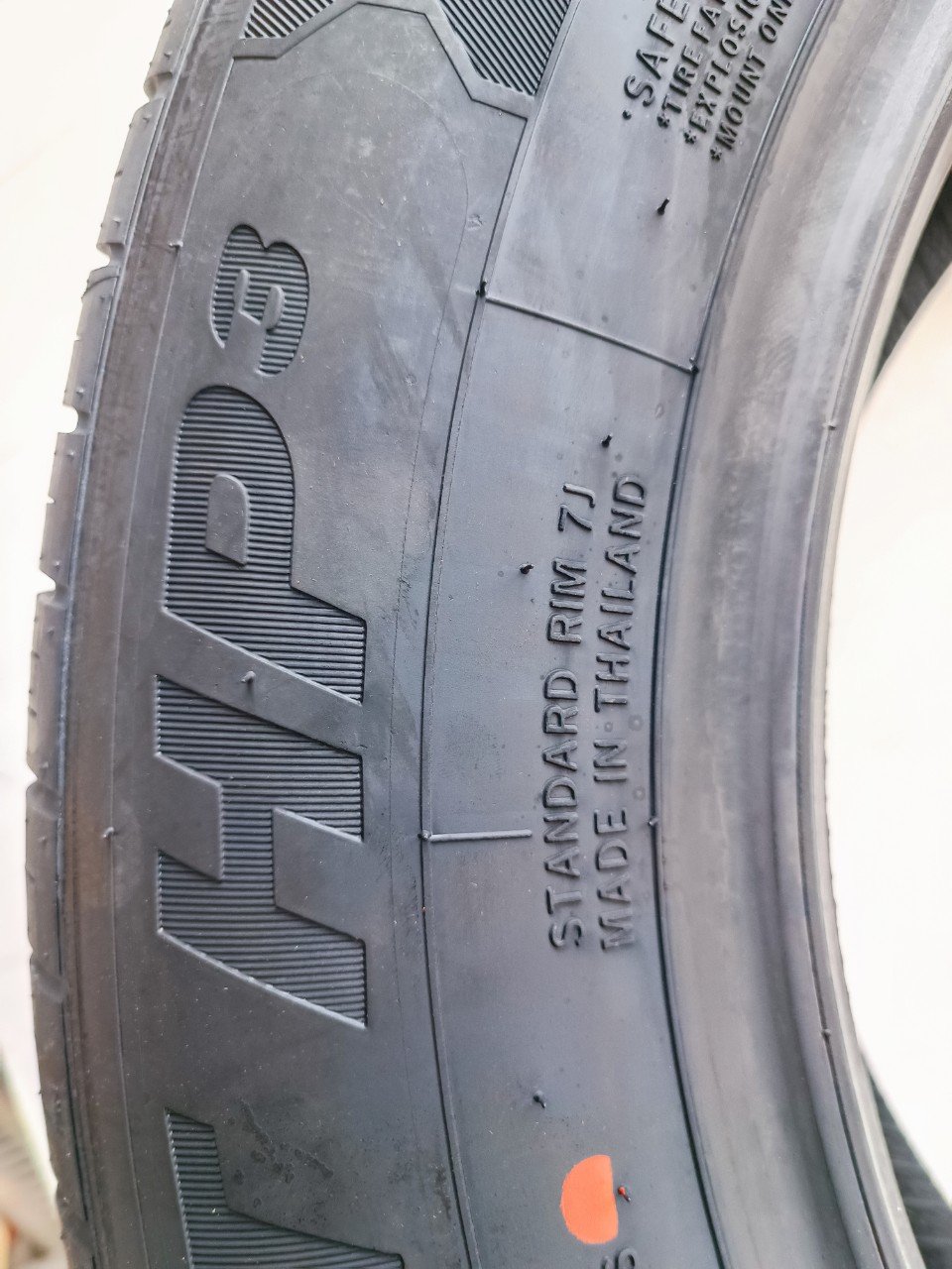 Lốp 225/60R17 LION SPORT HP3 99H LA (HB) PCI_thumbnail_2