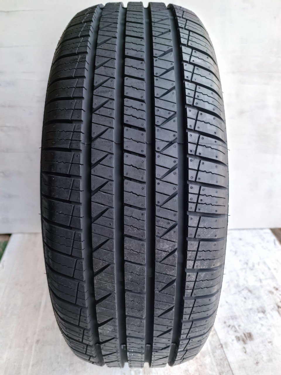 Lốp 225/60R17 LION SPORT HP3 99H LA (HB) PCI