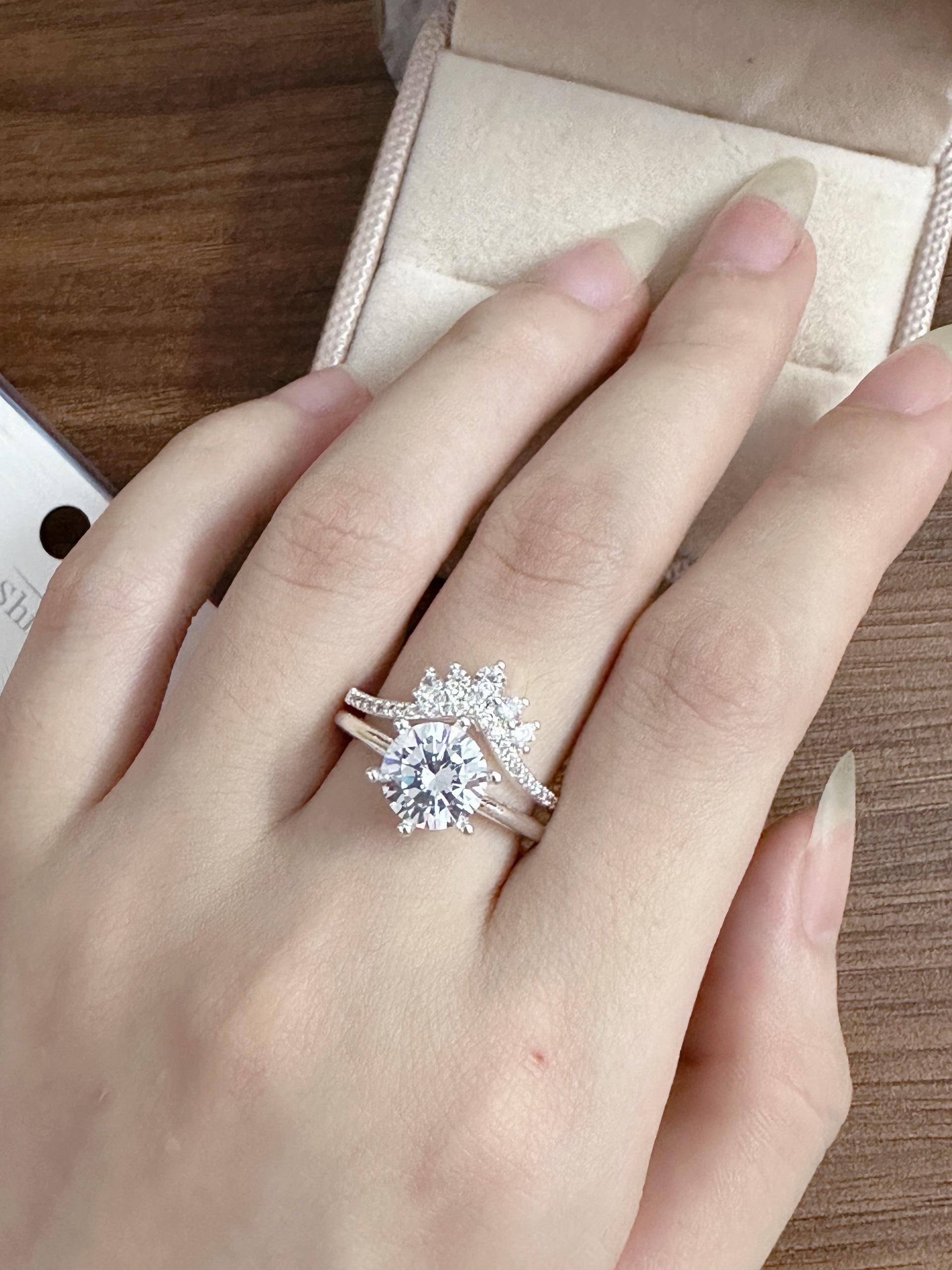 [May jewels] Combo 2 nhẫn vương niệm đính kim cương nhân tạo - Cặp nhẫn Vầng Trăng Ánh Đêm dành cho Nữ