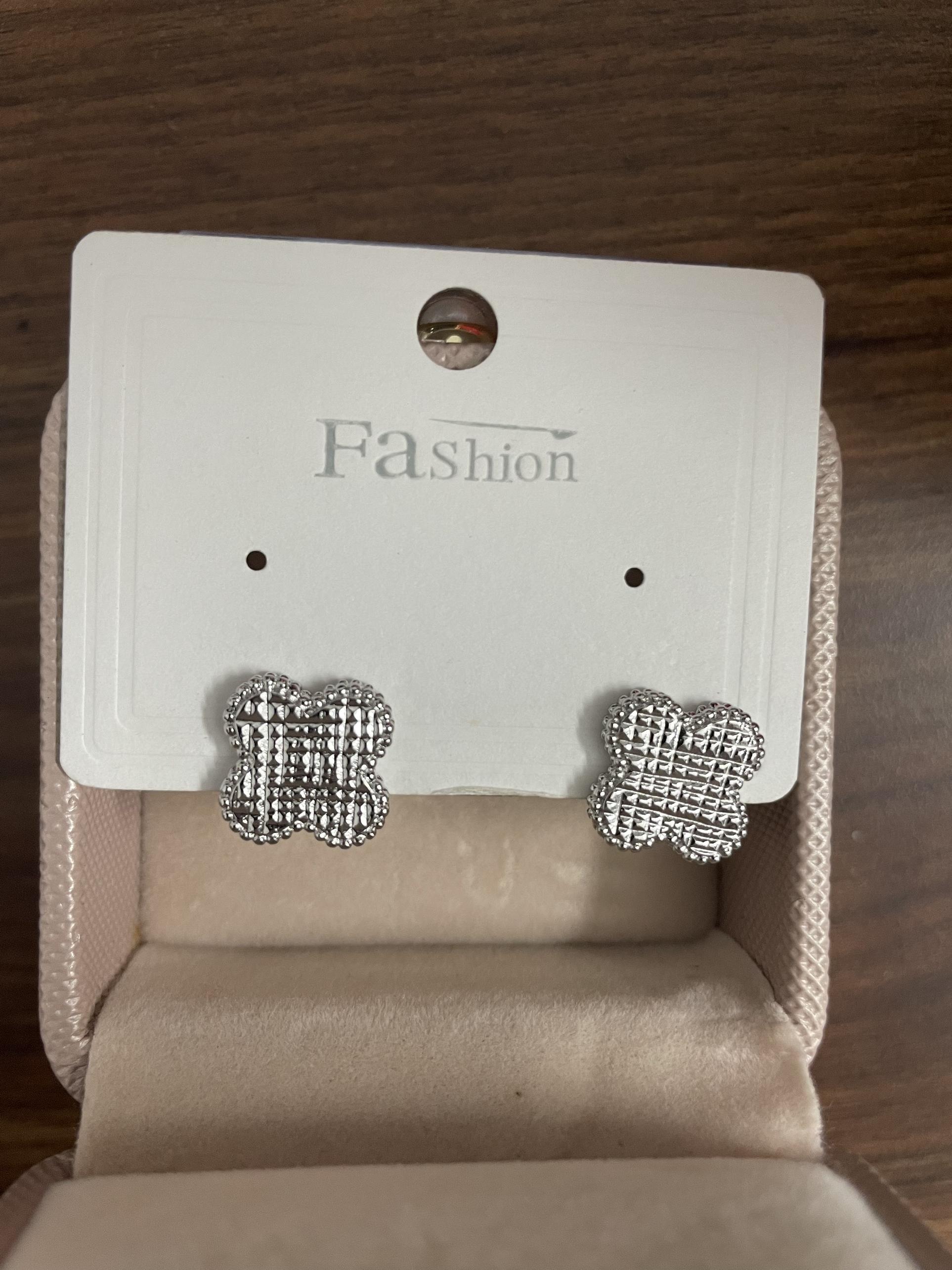 [May jewels] Bông Tai Cỏ Bốn Lá Thanh Lịch Bản Nhám - Hoa Tai cỏ may mắn dành cho nữ_thumbnail_4