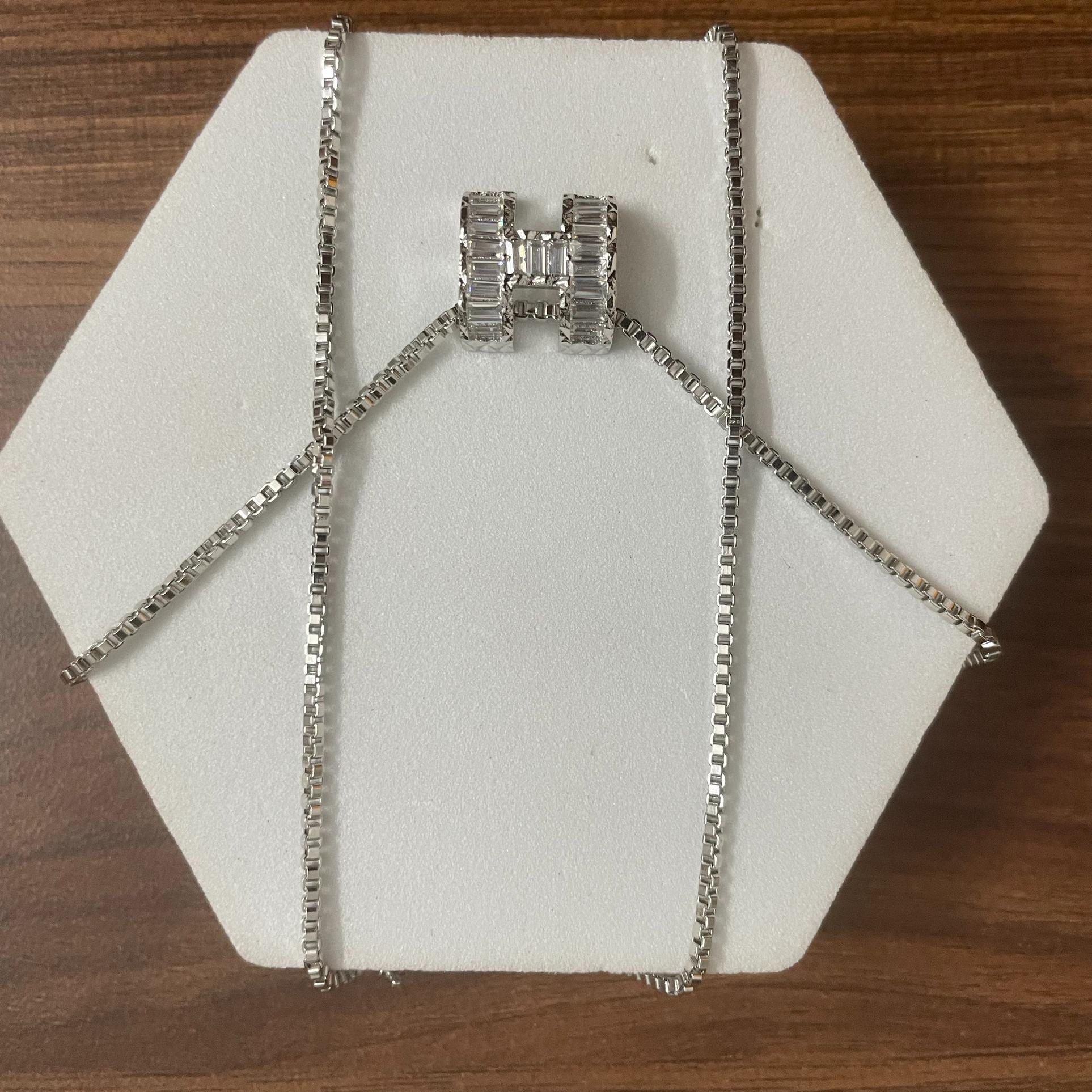 [May jewels] Dây chuyền chữ H đính đá sang trọng và tinh tế dành cho cả nữ và nam_thumbnail_1