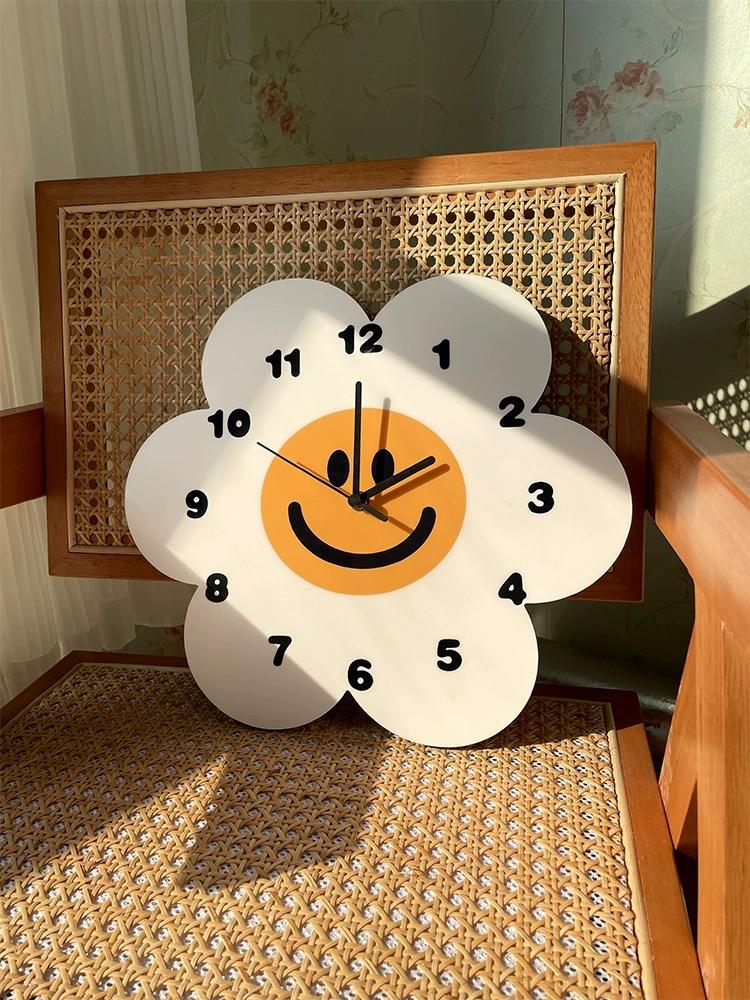 (Xả kho) Đồng hồ hoa mặt trời tráng gương cute