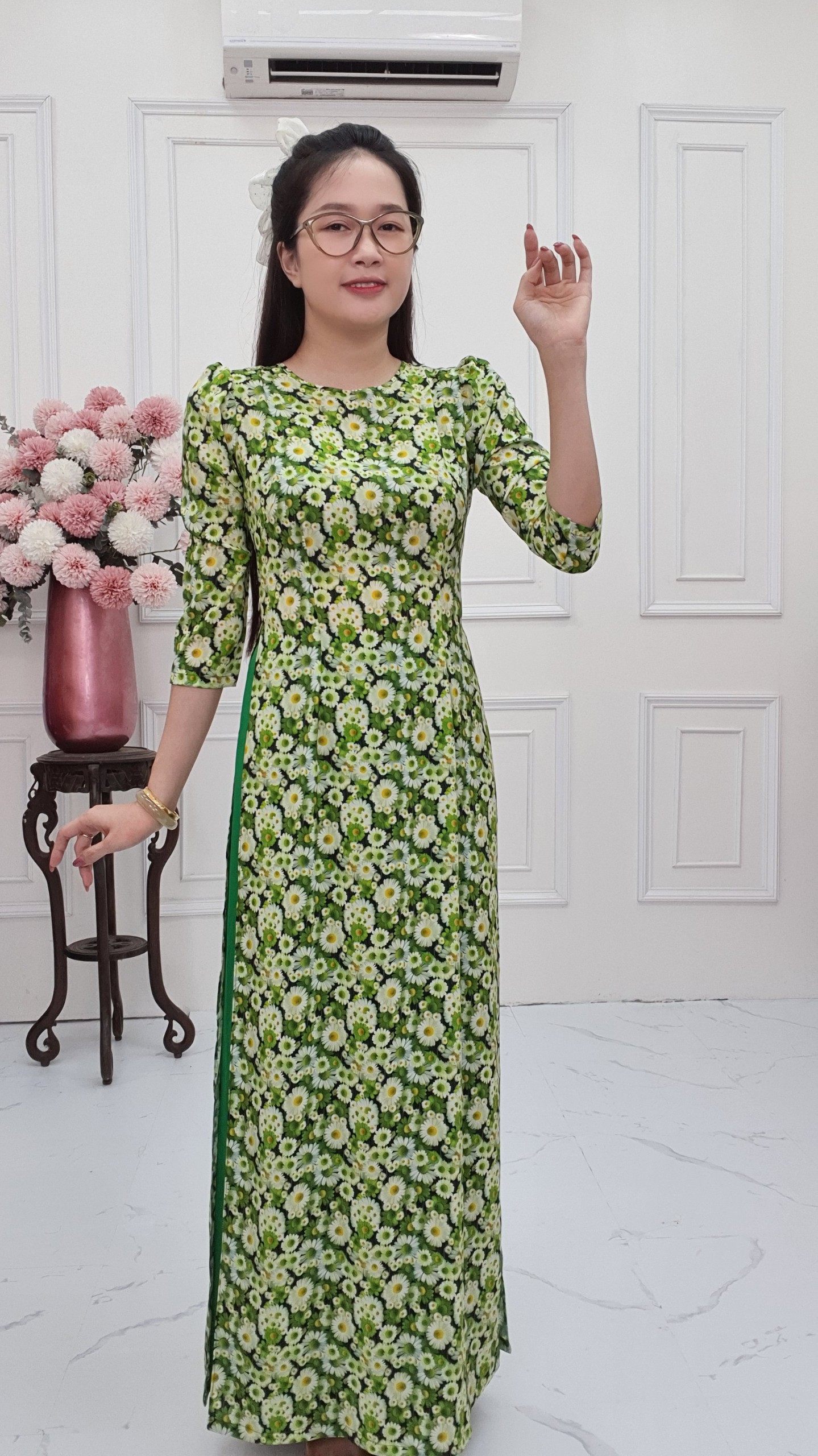 A2776 áo dài khít bồng lụa Nhật in hoa thạch thảo xanh lá cốm