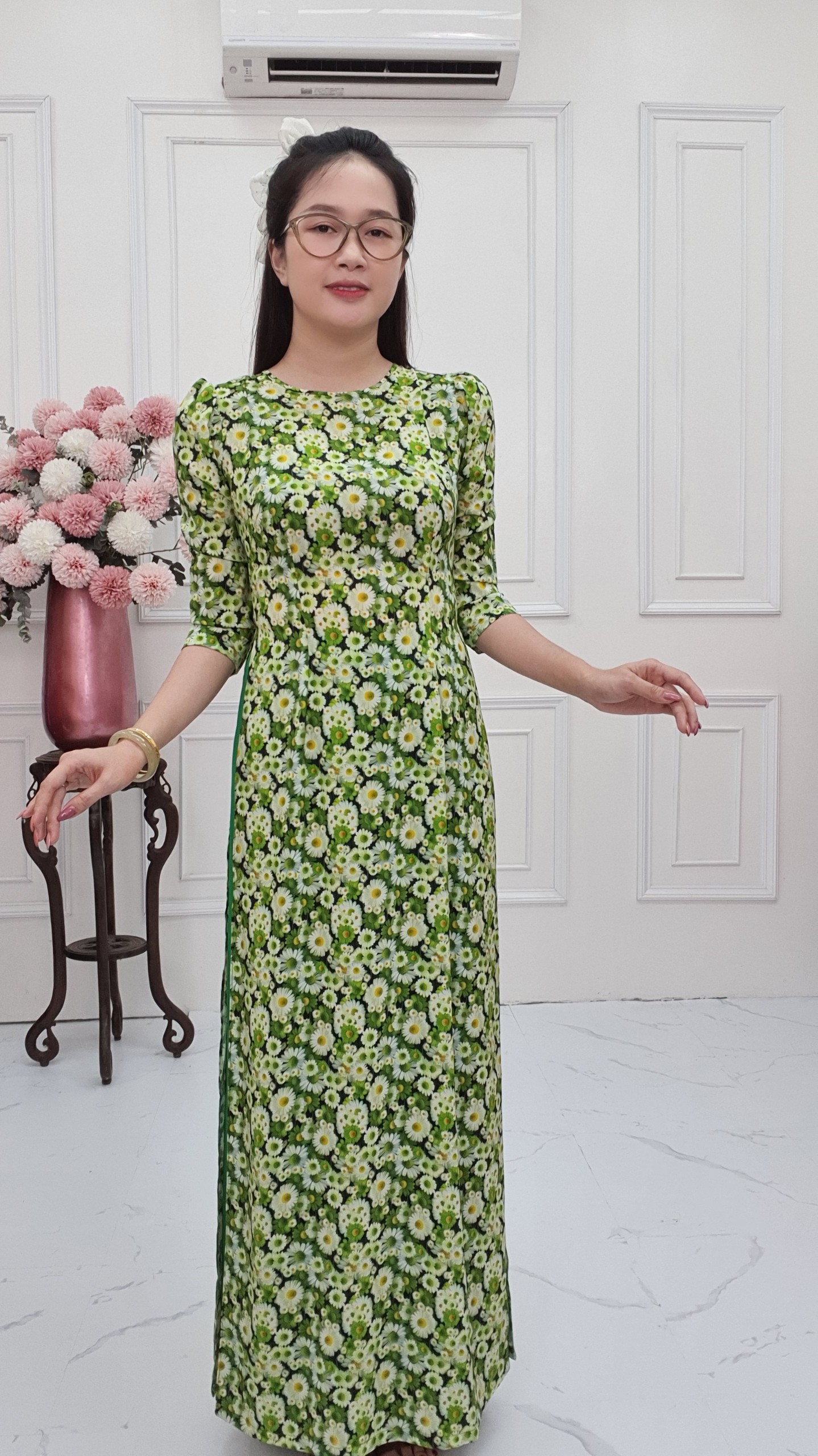 A2776 áo dài khít bồng lụa Nhật in hoa thạch thảo xanh lá cốm_thumbnail_2