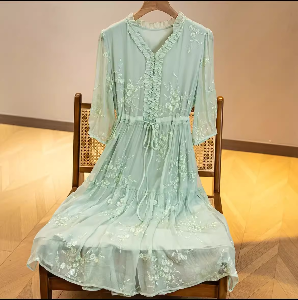 14991-Đầm xoè voan hoa xanh eo thắt dây rút (voan , lót)_thumbnail_1