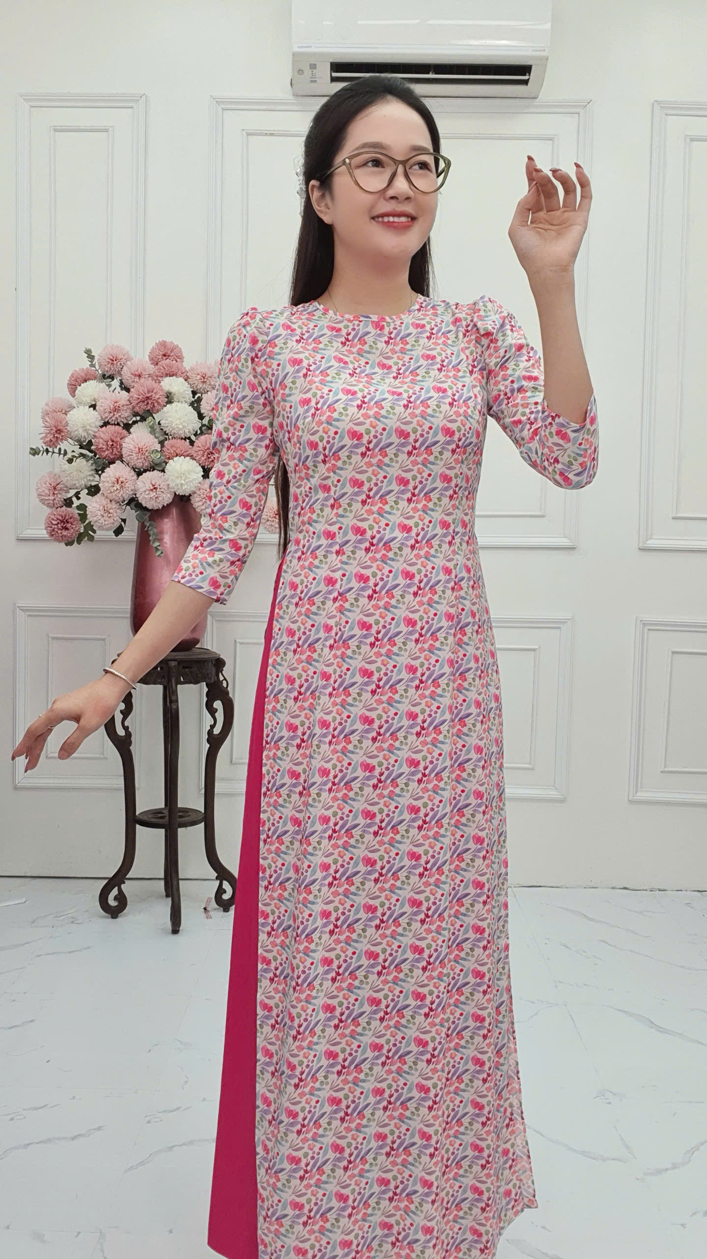 A2781 áo dài khít bồng lụa Nhật nền trắng hoa Hồng phớt tím_thumbnail_3