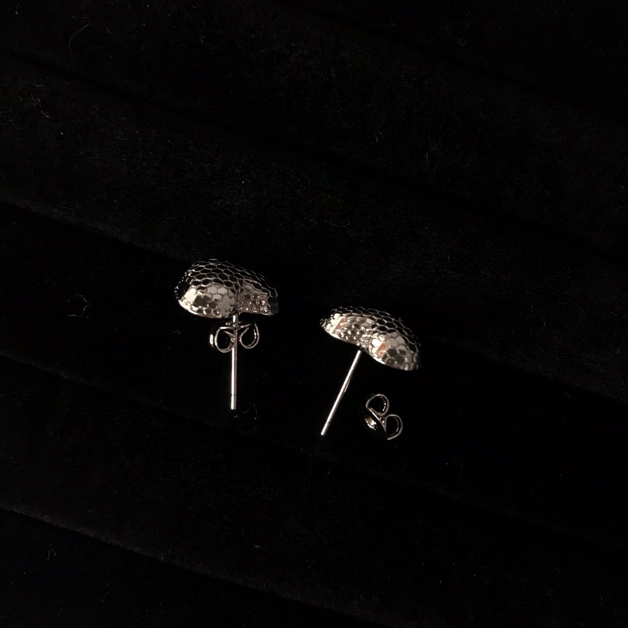 [May Jewels] Bông tai trái tim tình yêu vĩnh hằng - Khuyên tai Trái Tim Ánh Kim - Hoa Tai dành cho nữ_thumbnail_5