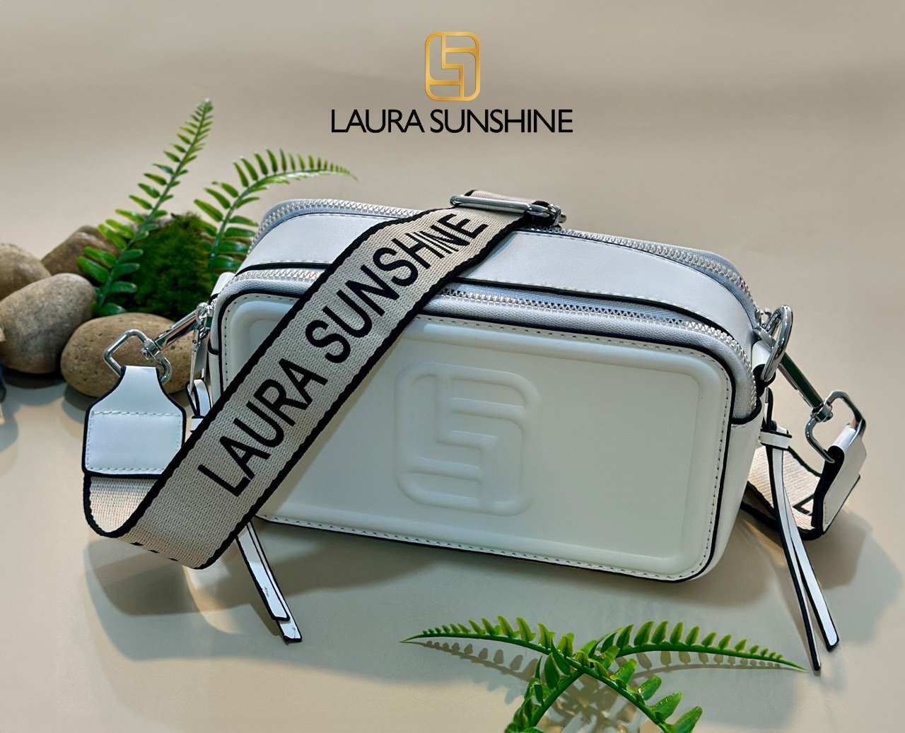 QT - Túi đeo chéo dập nổi logo_thumbnail_2