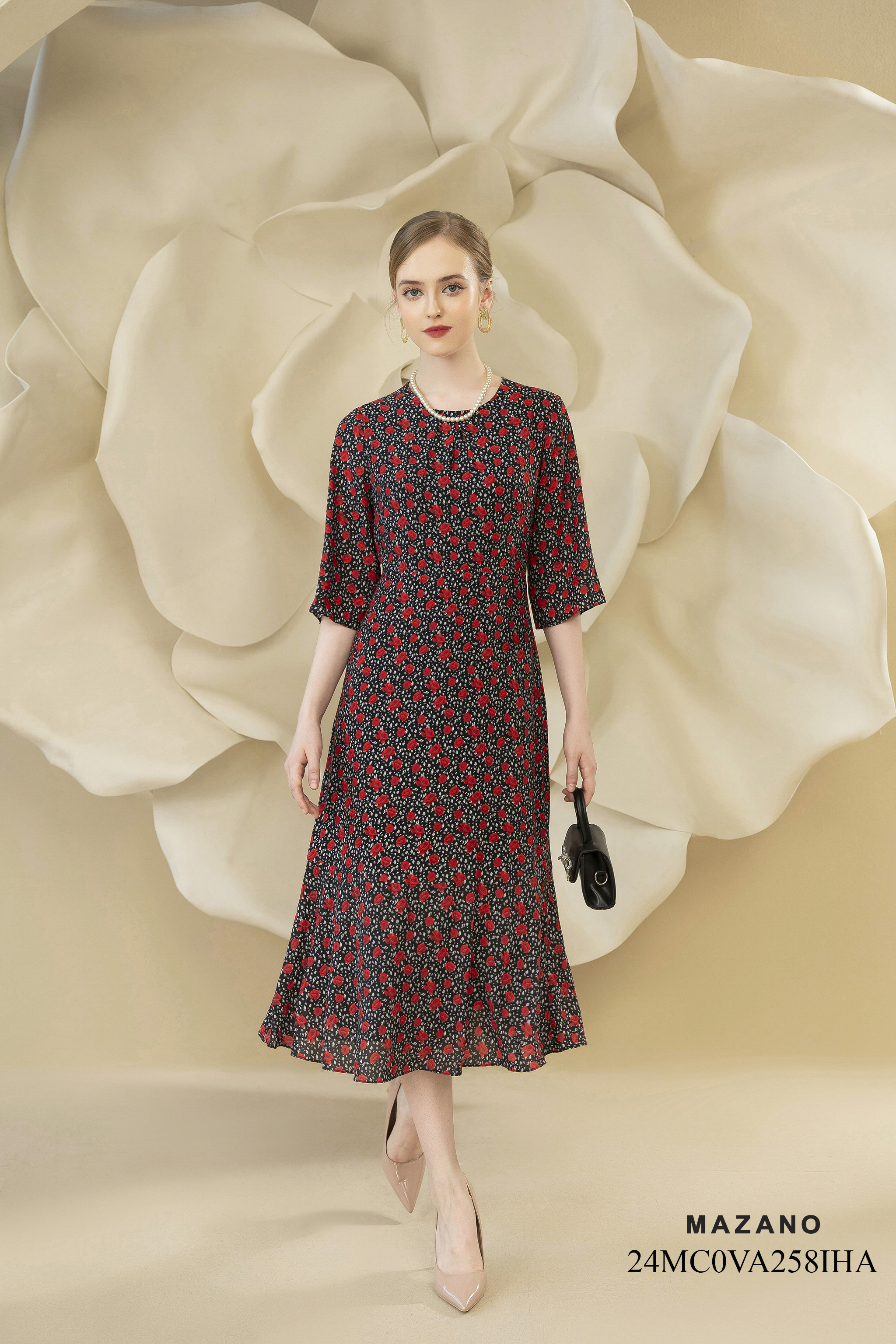 Váy Đầm Ôm Vải chifon dày Hoạ tiết hoa nhí Cổ xếp ly Tay lỡ Dài qua bắp chân 24MC0VA258IHA