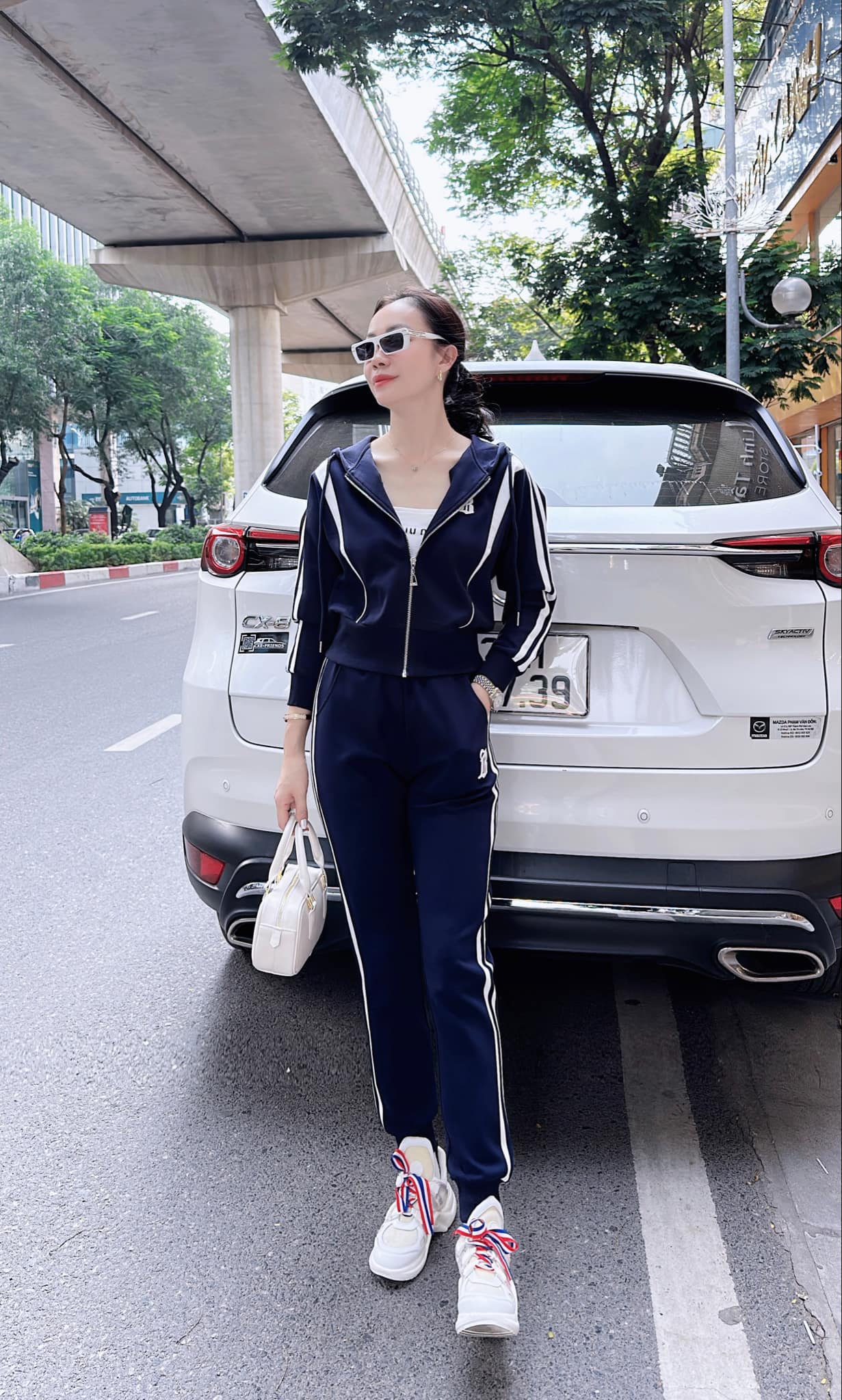 BỘ THỂ THAO KHOÁ CHỮ B_thumbnail_1