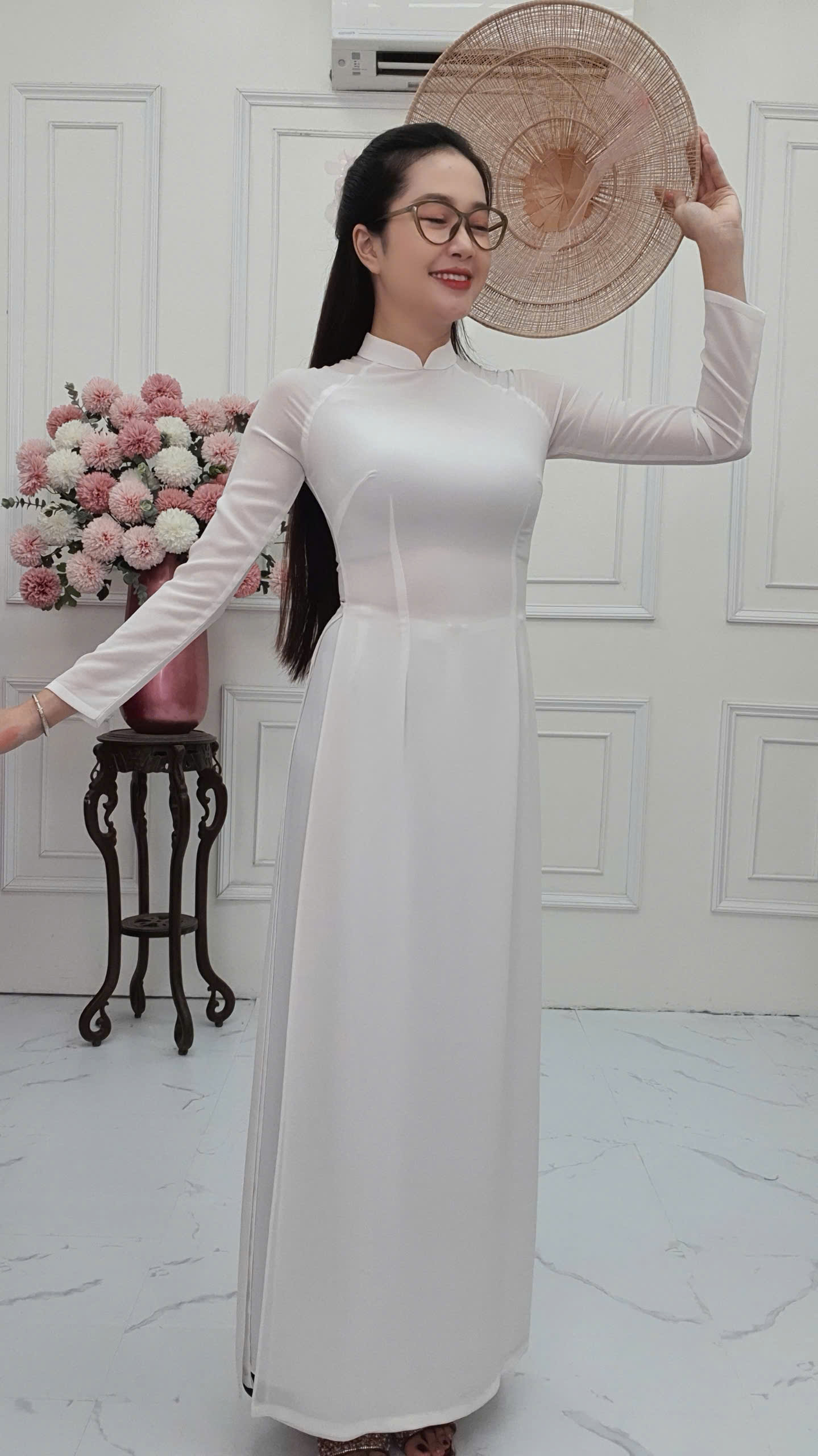 A818 bộ áo dài chiffon bốn tà trắng + quần