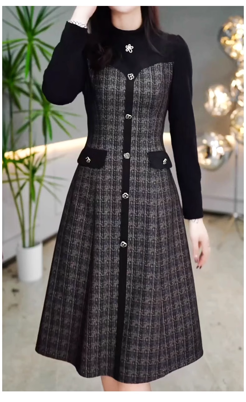 15157-Đầm suông  A kẻ sọc phối tay dài đen thân kết nút ( thun lụa)_thumbnail_1