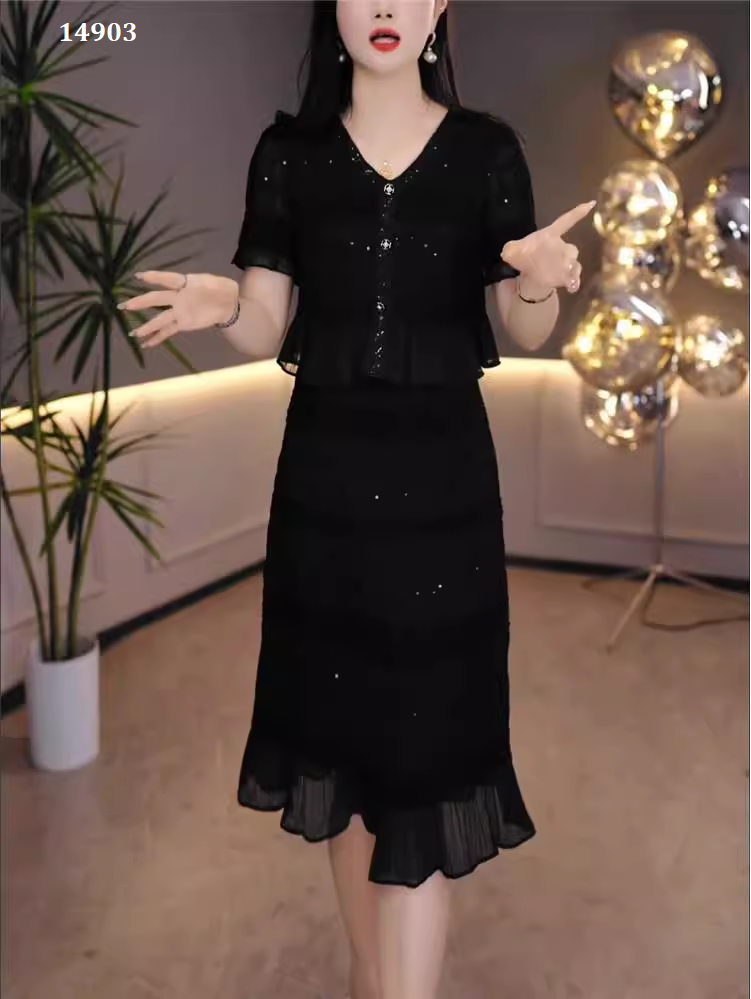 14903-Đầm đen giả rời cổ V kết nút cách điệu ( voan dập ly,lót)_thumbnail_0