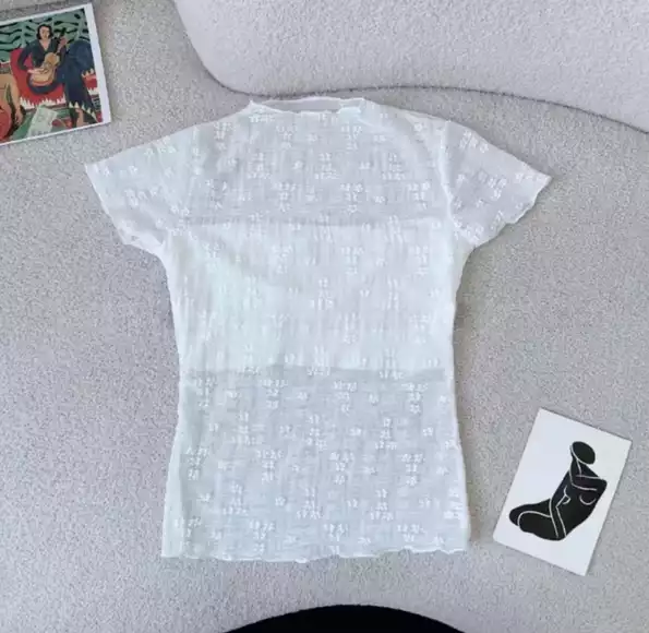 Product image - ເສື້ອຕ່ານ່າງລາຍດອກ