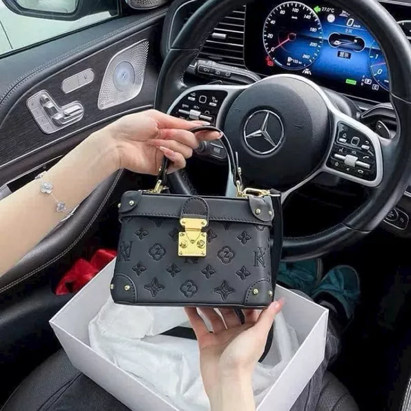 Product image - Túi Xách Cốp LV