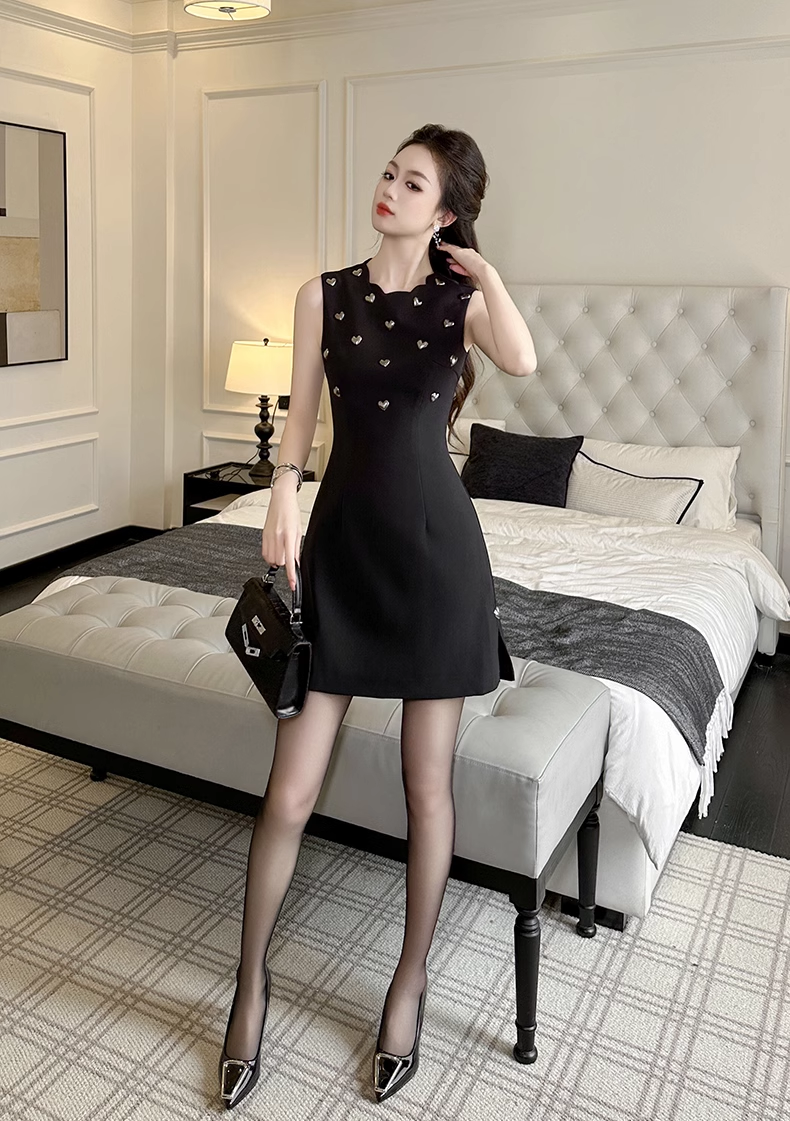 15791-Đầm  đen sát nách cổ cutout dợn sóng kết phụ kiện ( chéo nhật)-15791_thumbnail_1