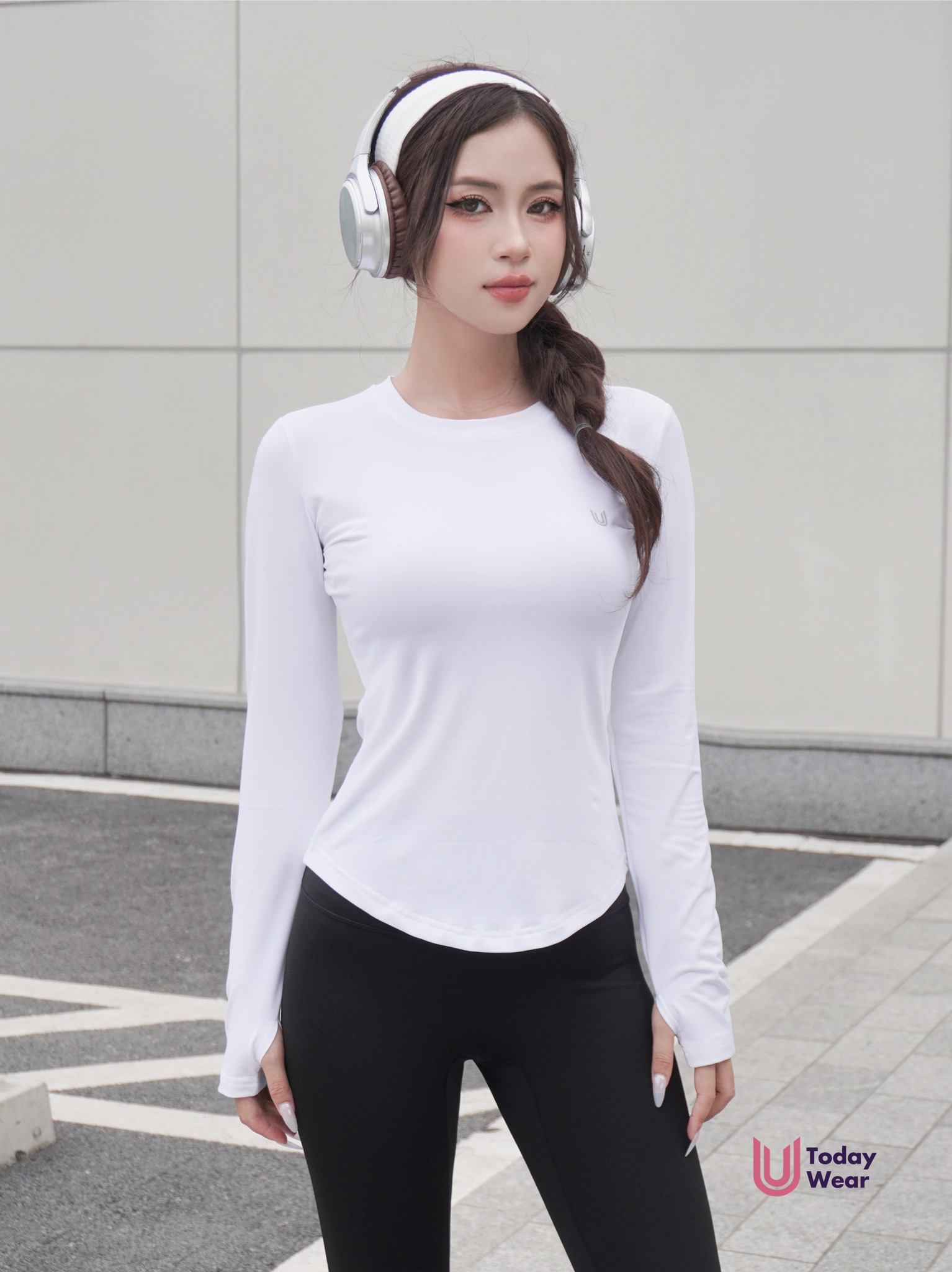 Áo Miley trắng mix quần legging Zenna đen