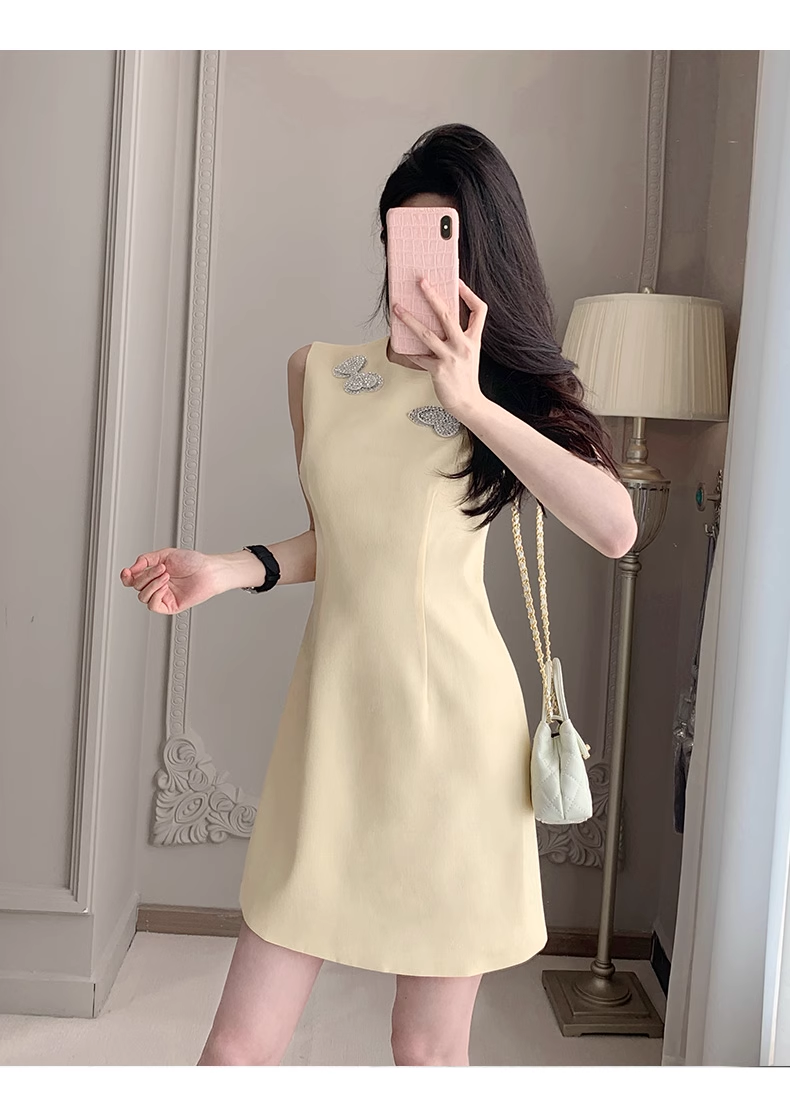 16211-Đầm A màu  vàng  sát nách kết bướm ( chéo nhật,lót)_thumbnail_0