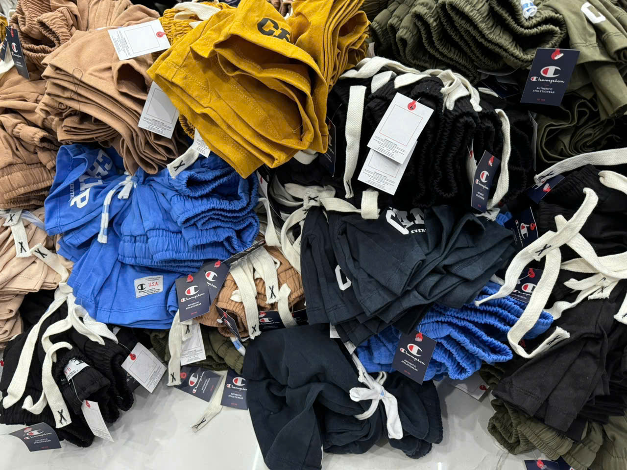 Q22 78K QUẦN SHORRT THUN CHAMP