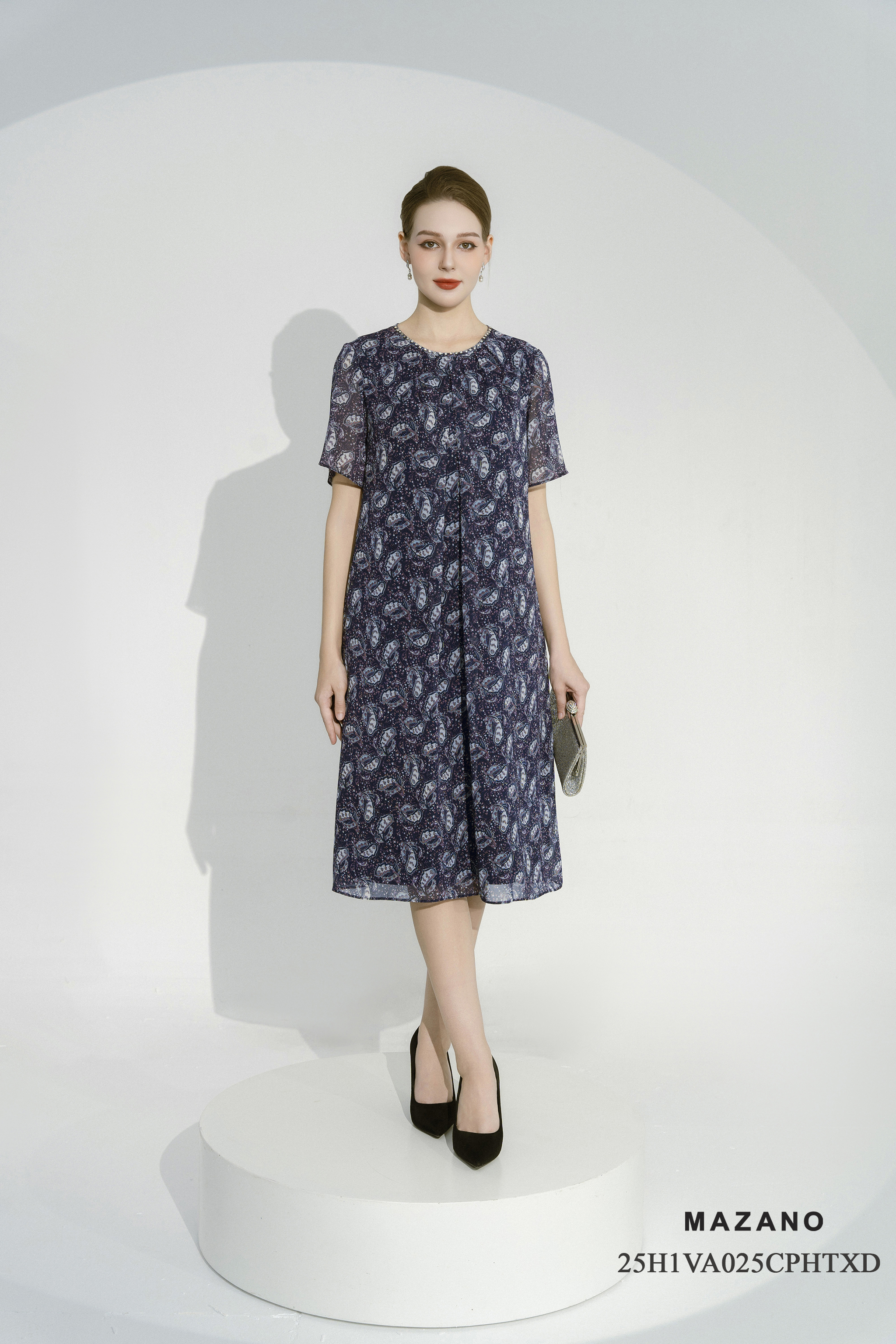 Váy Đầm suông A vải voan đính trang trí cổ  Cổ tròn Tay ngắn Dài Váy qua gối.