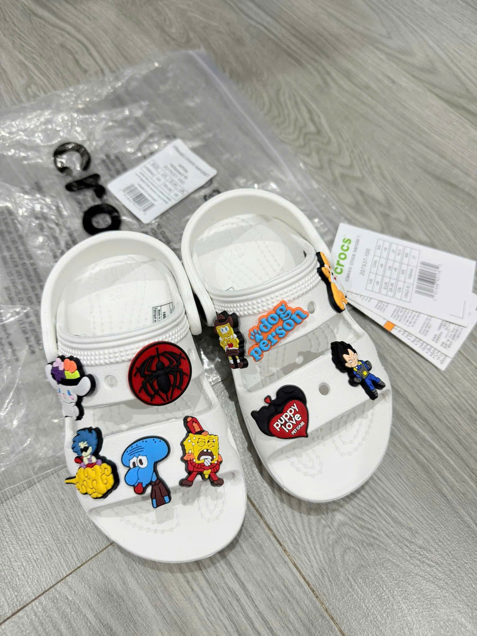 S24 SANDAL CROCS TẶNG KÈM 6 STICKER
