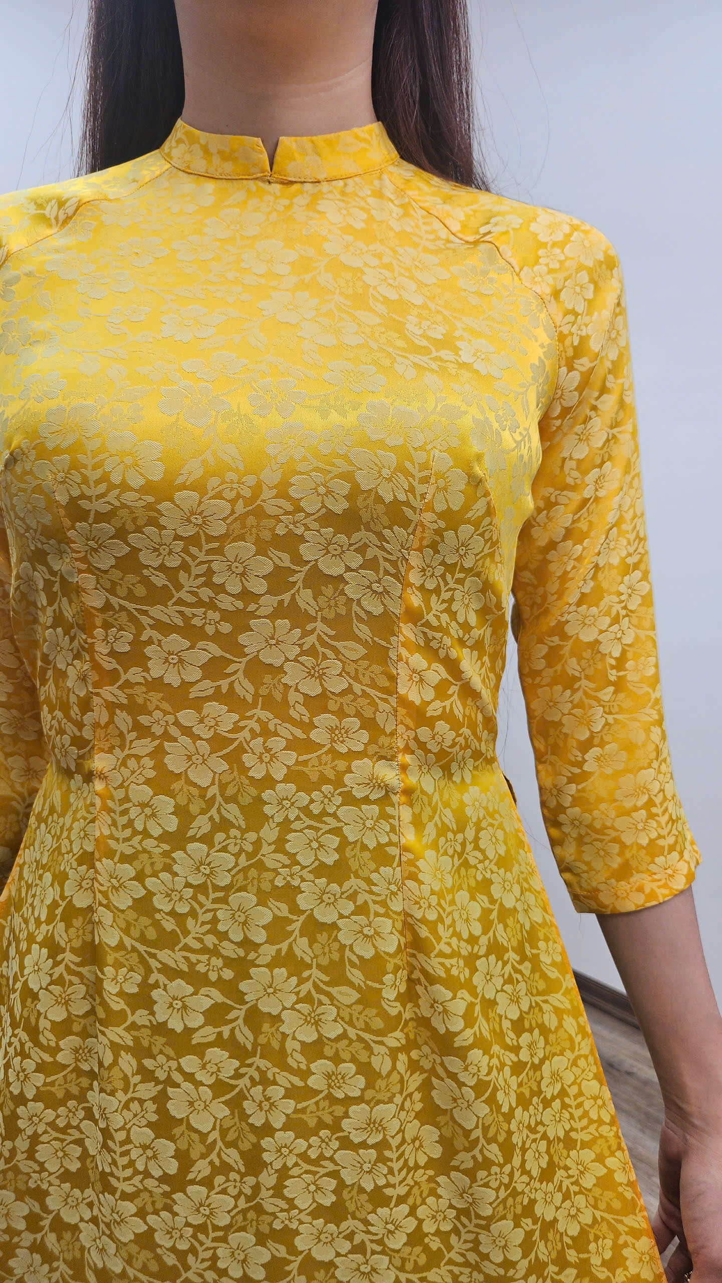 A2350CC áo dài gấm thượng hải màu vàng hoàng yến_thumbnail_2