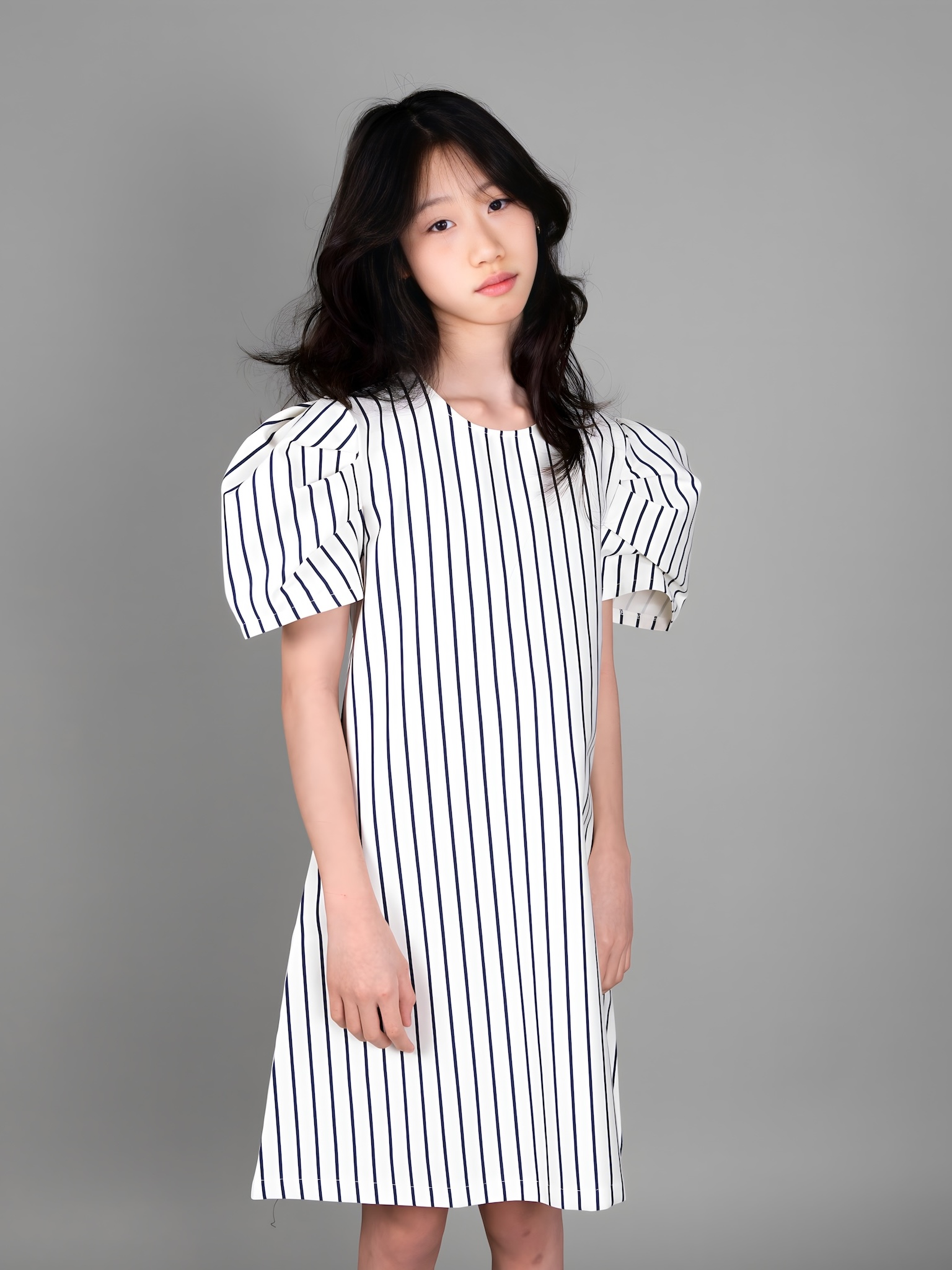 Váy kaki kẻ xọc xanh