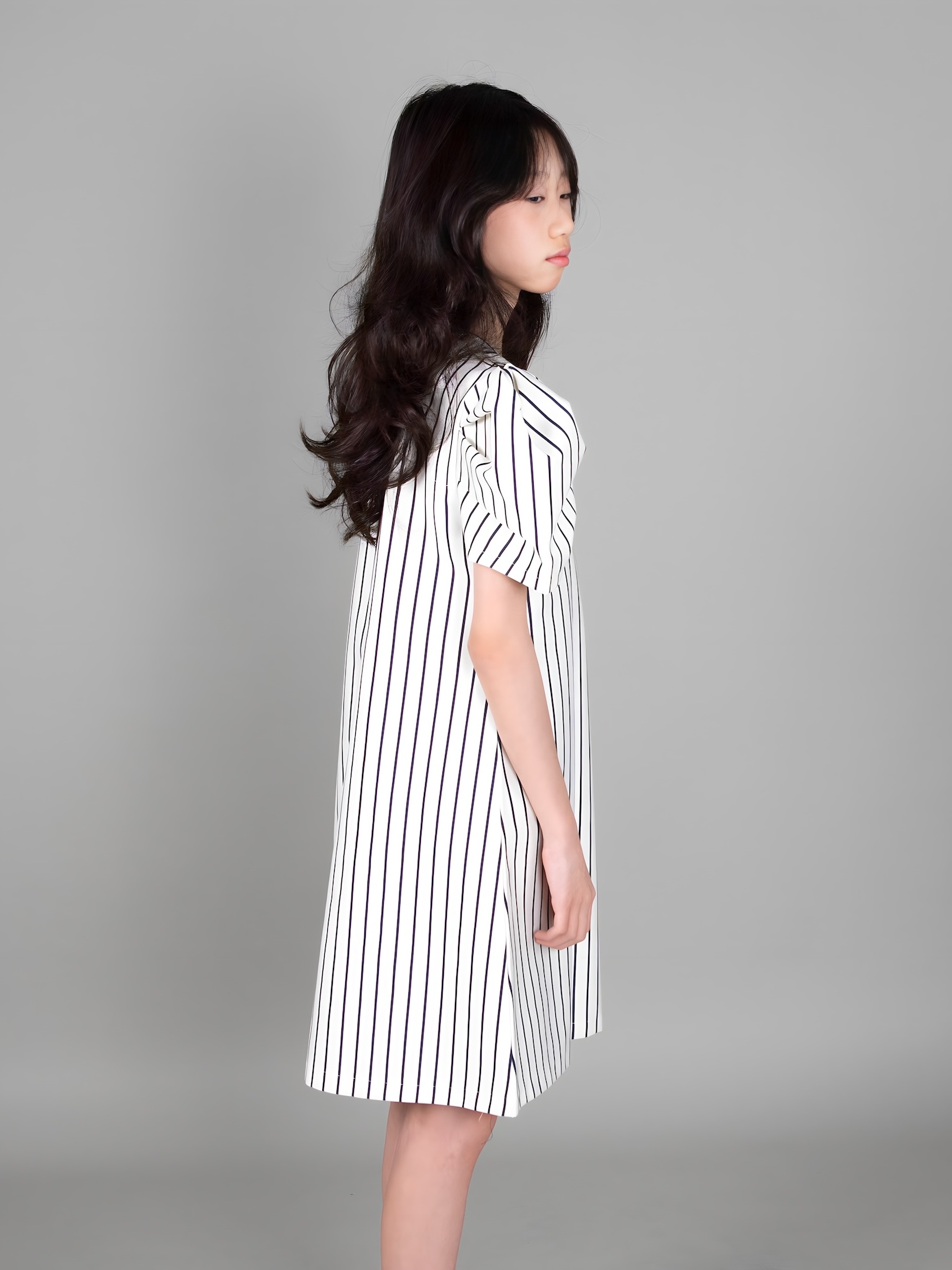 Váy kaki kẻ xọc xanh