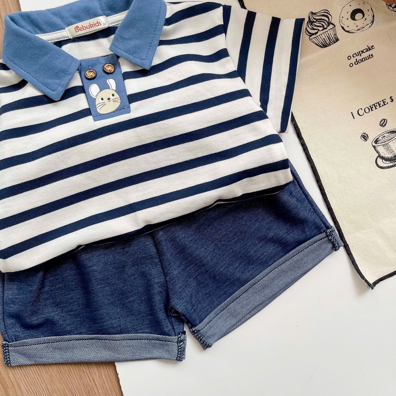 SB2052-  bộ polo bé trai nẹp thân trước đính cúc in động vật