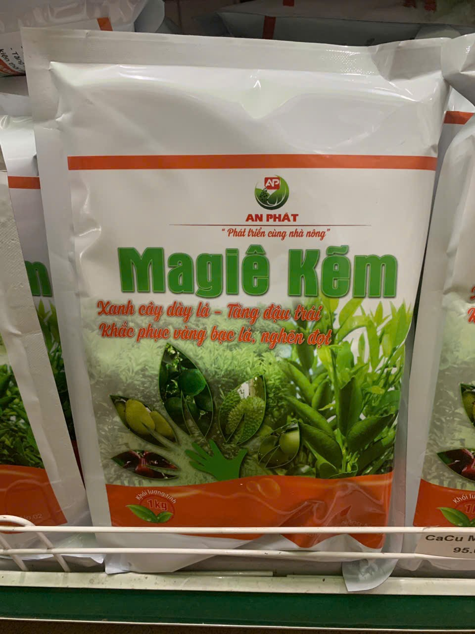 Mg Zn MAGIE Kẽm TOT 1kg- 1000- Lá xanh dày, quang hợp mạnh, chống bạc lá, tóp đọt