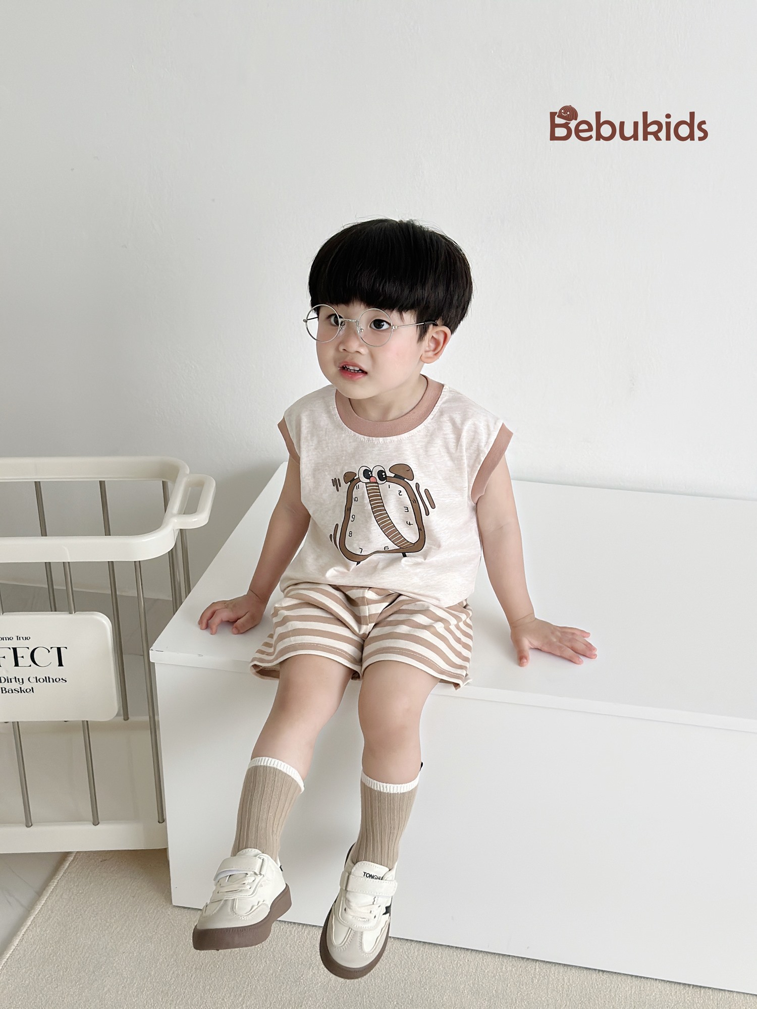 SB2318- bộ sát nách in đồng hồ phối quần kẻ
