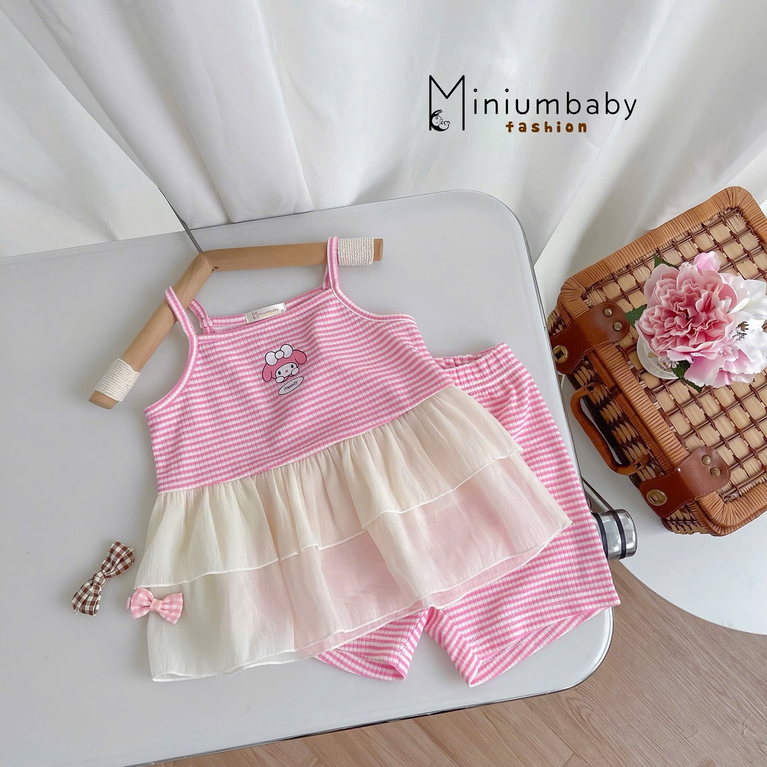SB2312- bộ hai dây kẻ phối vạt 2 tầng in thỏ, cún hồng