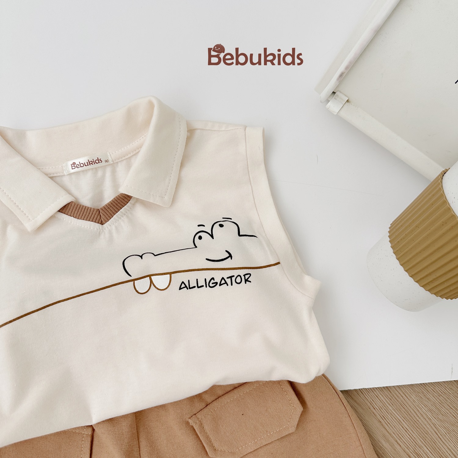 SB2344- bộ polo cổ v in chữ cá sấu ngực
