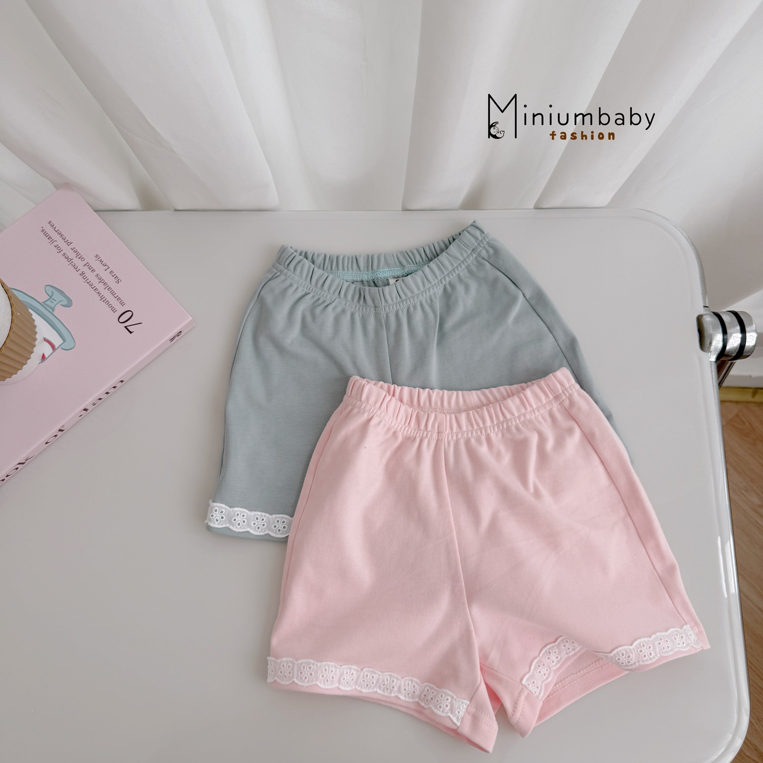 SB2337- bộ polo kẻ bé gái đính tai thỏ cổ áo